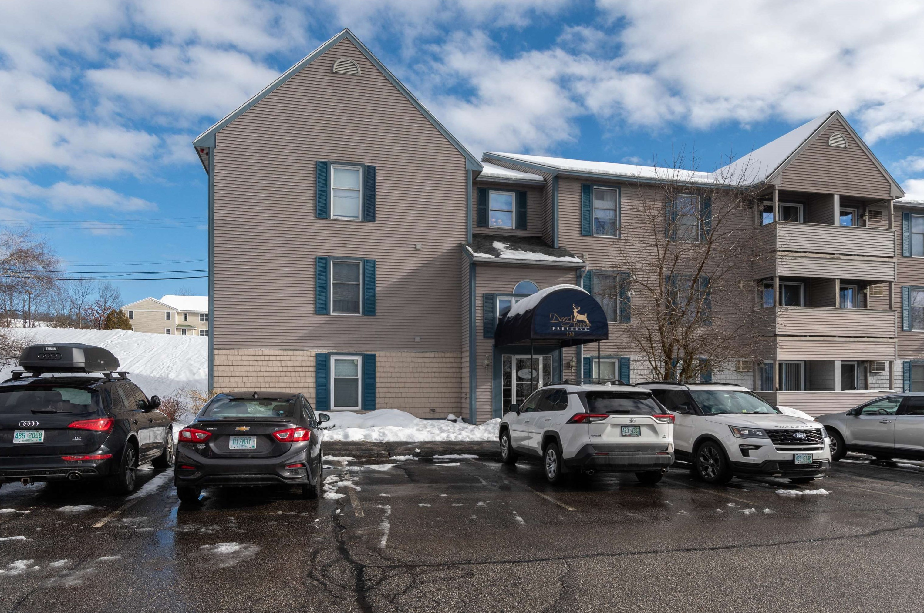 130 Eastern Ave, Manchester NH  03104-6626 exterior