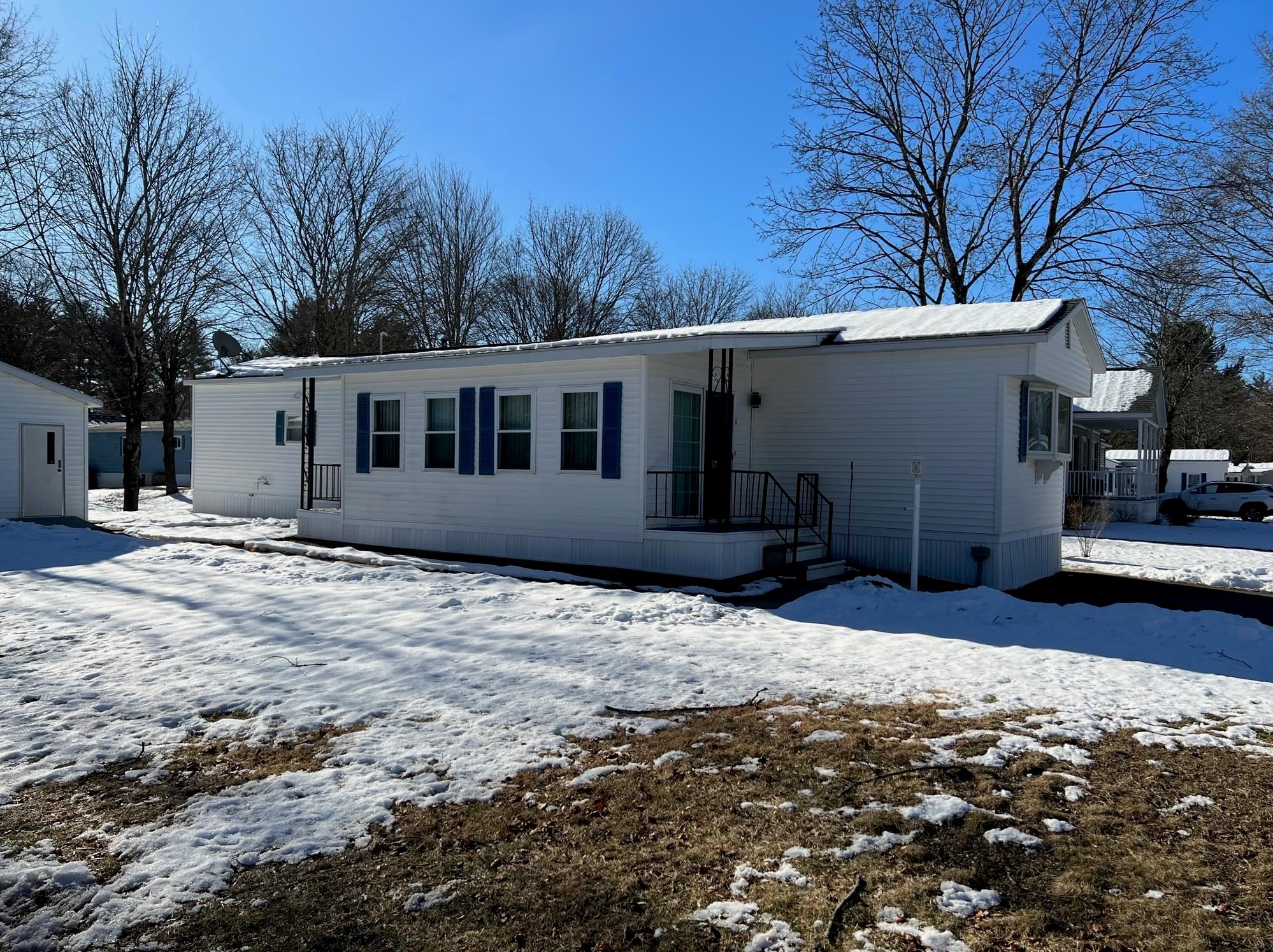 11 Circlefield Dr, Nashua, NH 03062