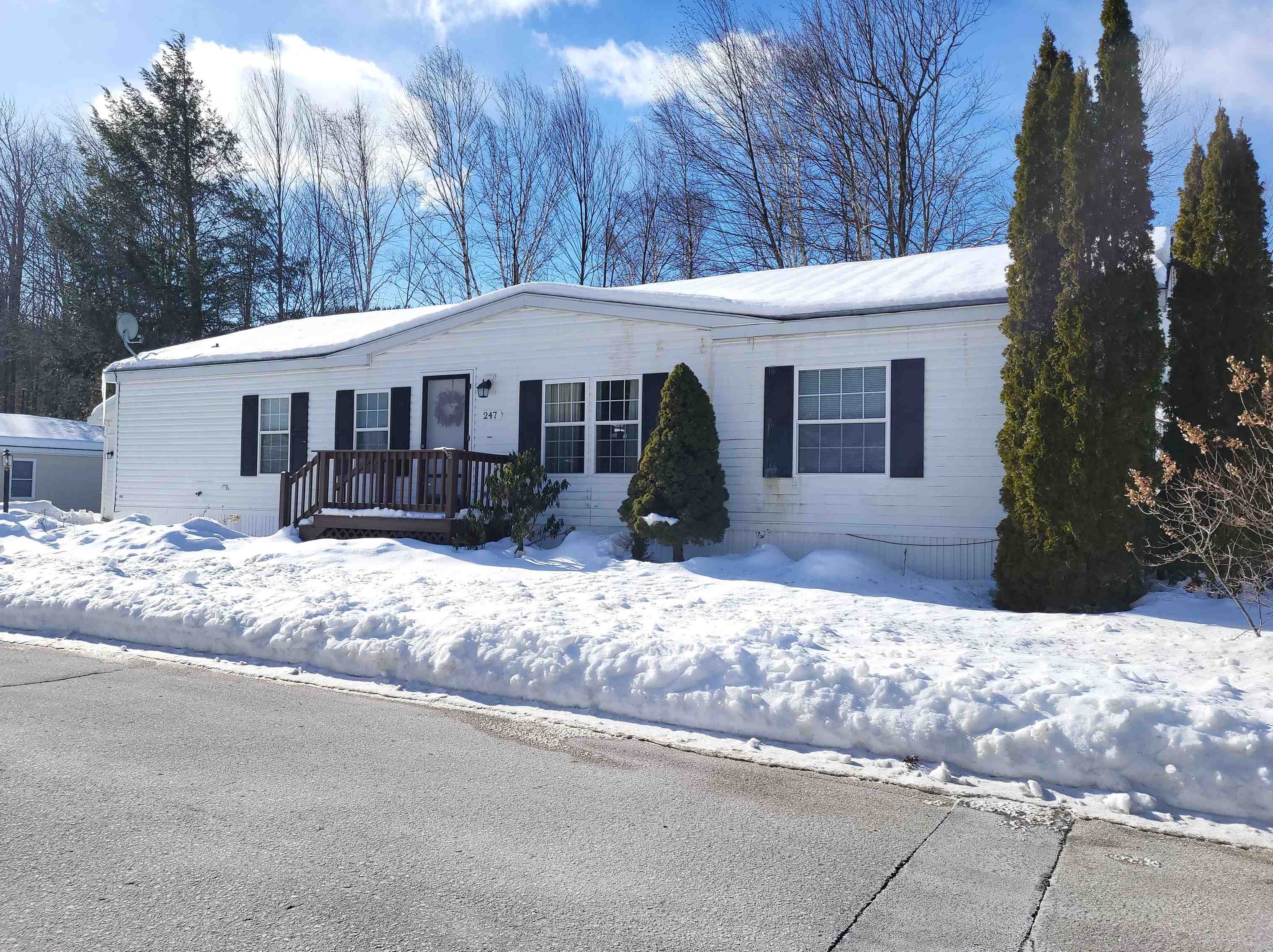 247 Wellington Dr, Laconia, NH 03246