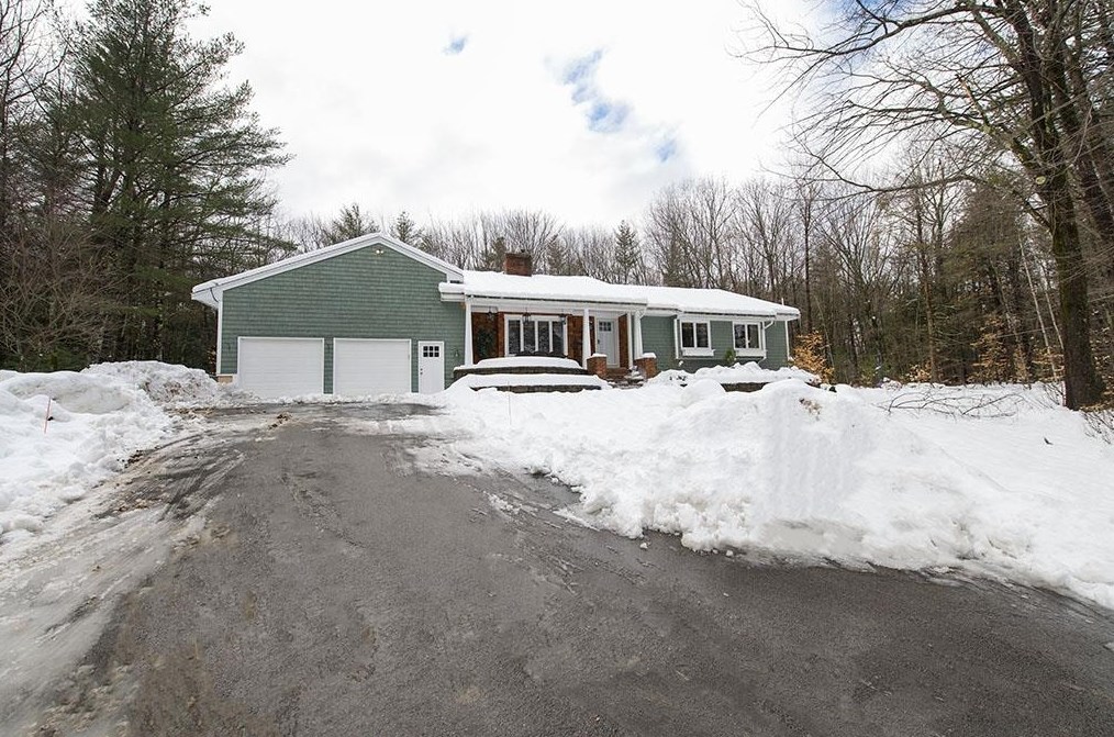 11 Maple Ave, Deerfield, NH 03037