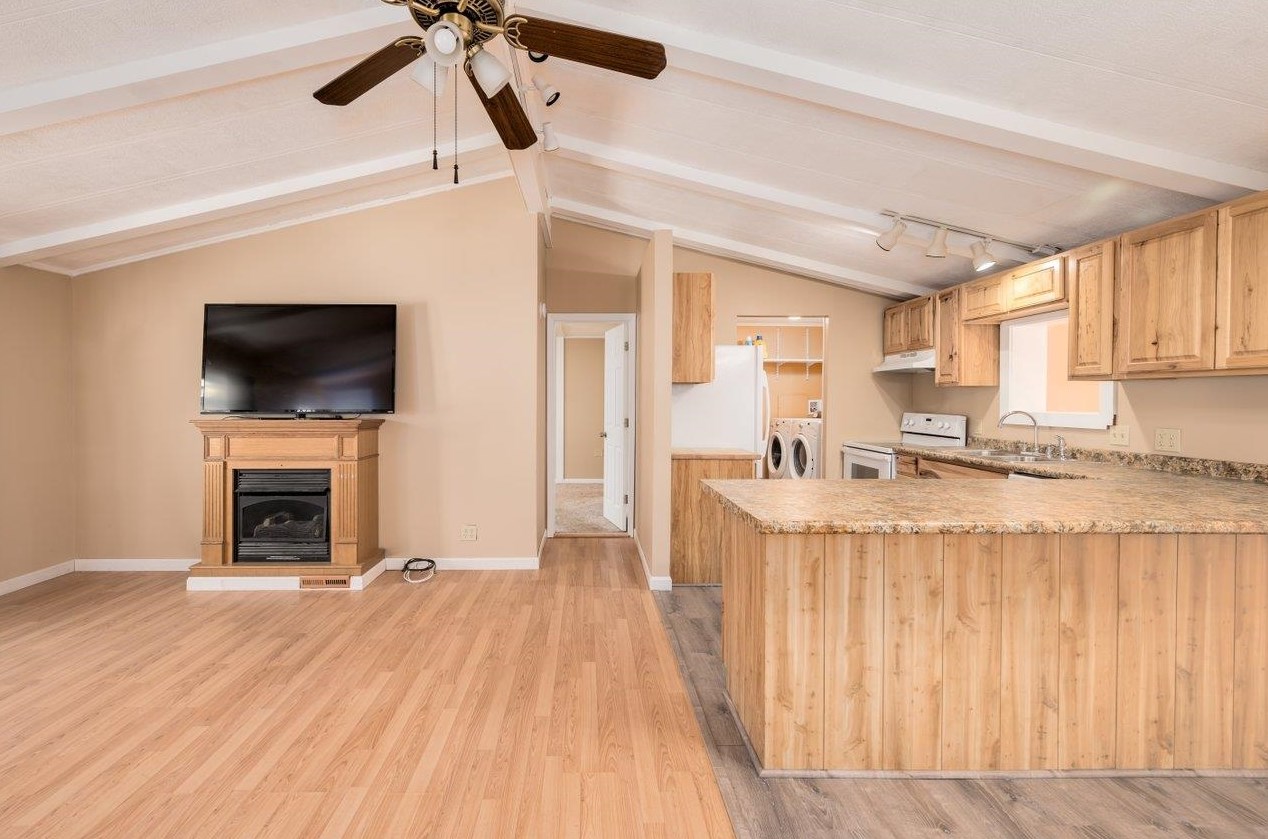 12 Brownstone Ln, Rochester, NH 03867-2072