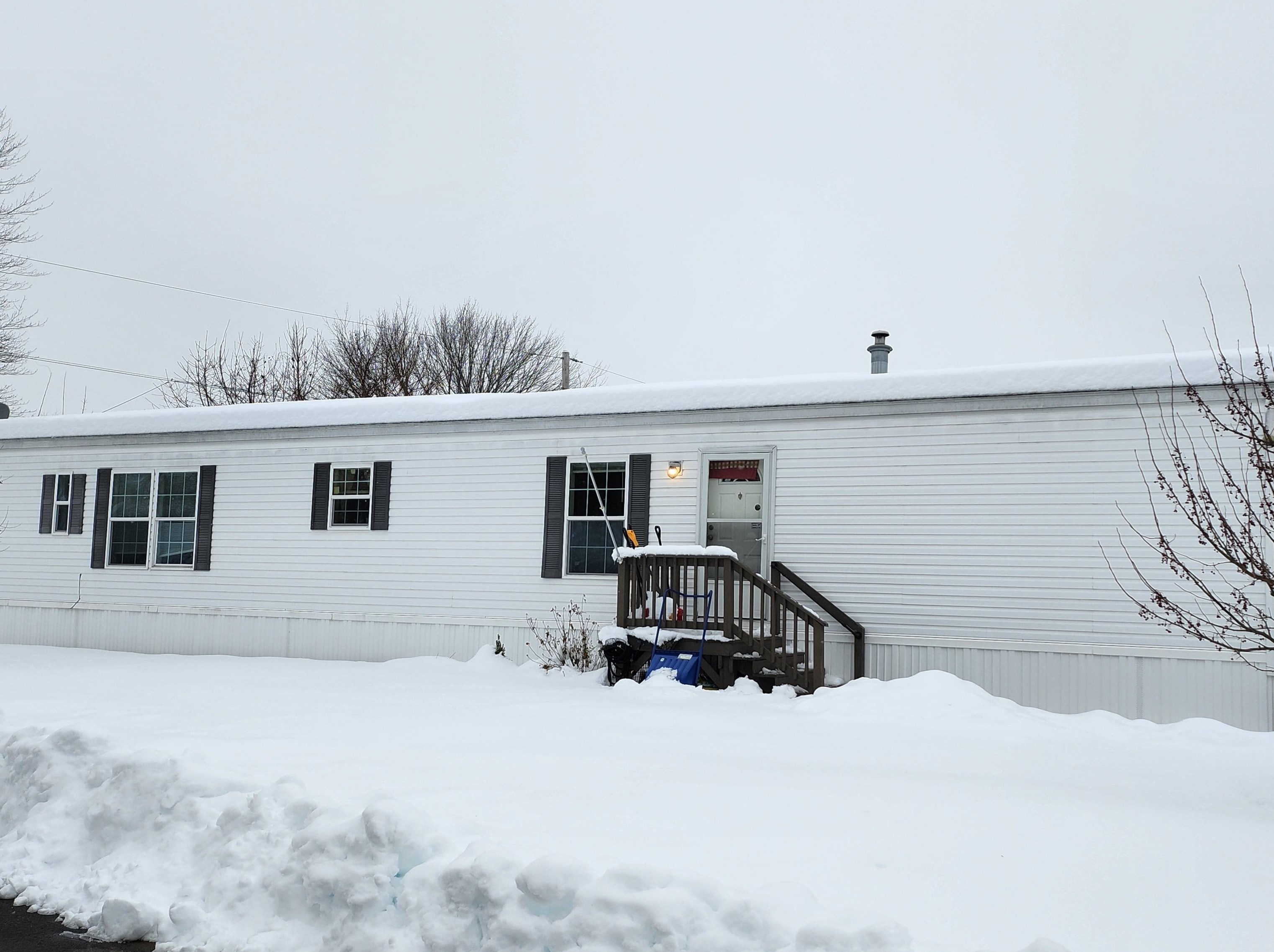 25 Longmeadow Dr, Concord NH  03301-3485 exterior