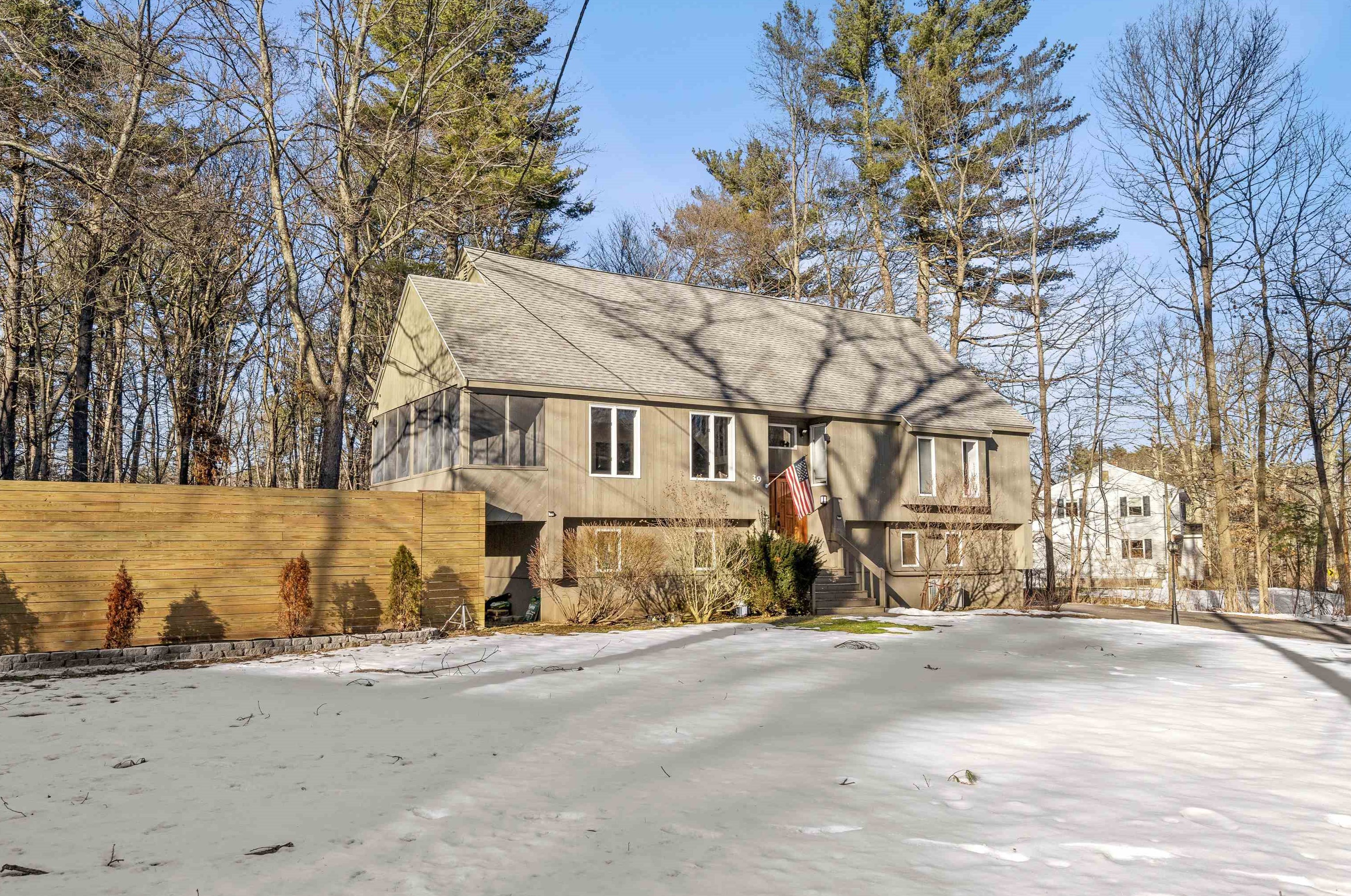 39 Hooker Farm Rd, Salem, NH 03079