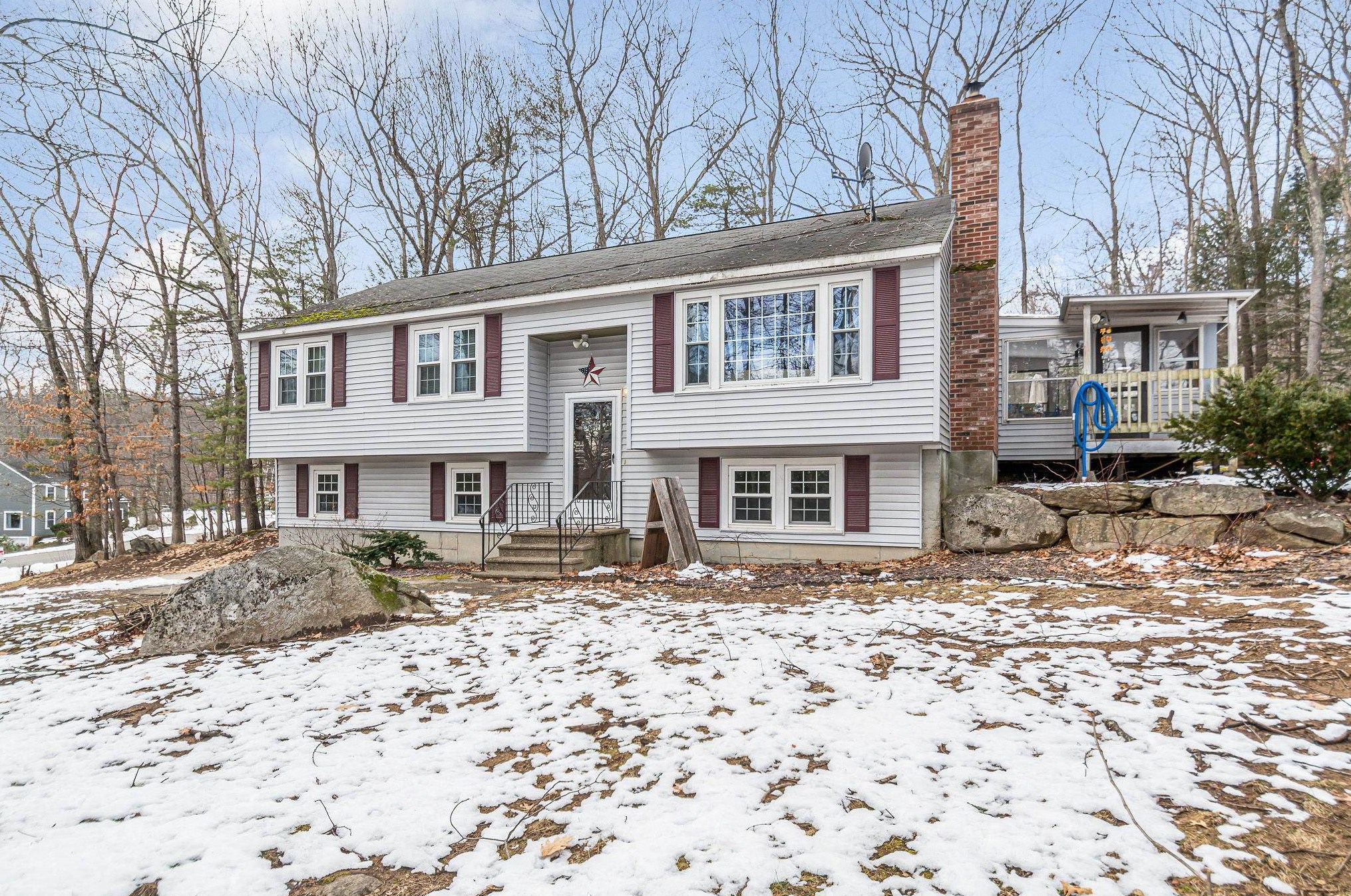 11 Hubbard Hill Rd, Derry, NH 03038