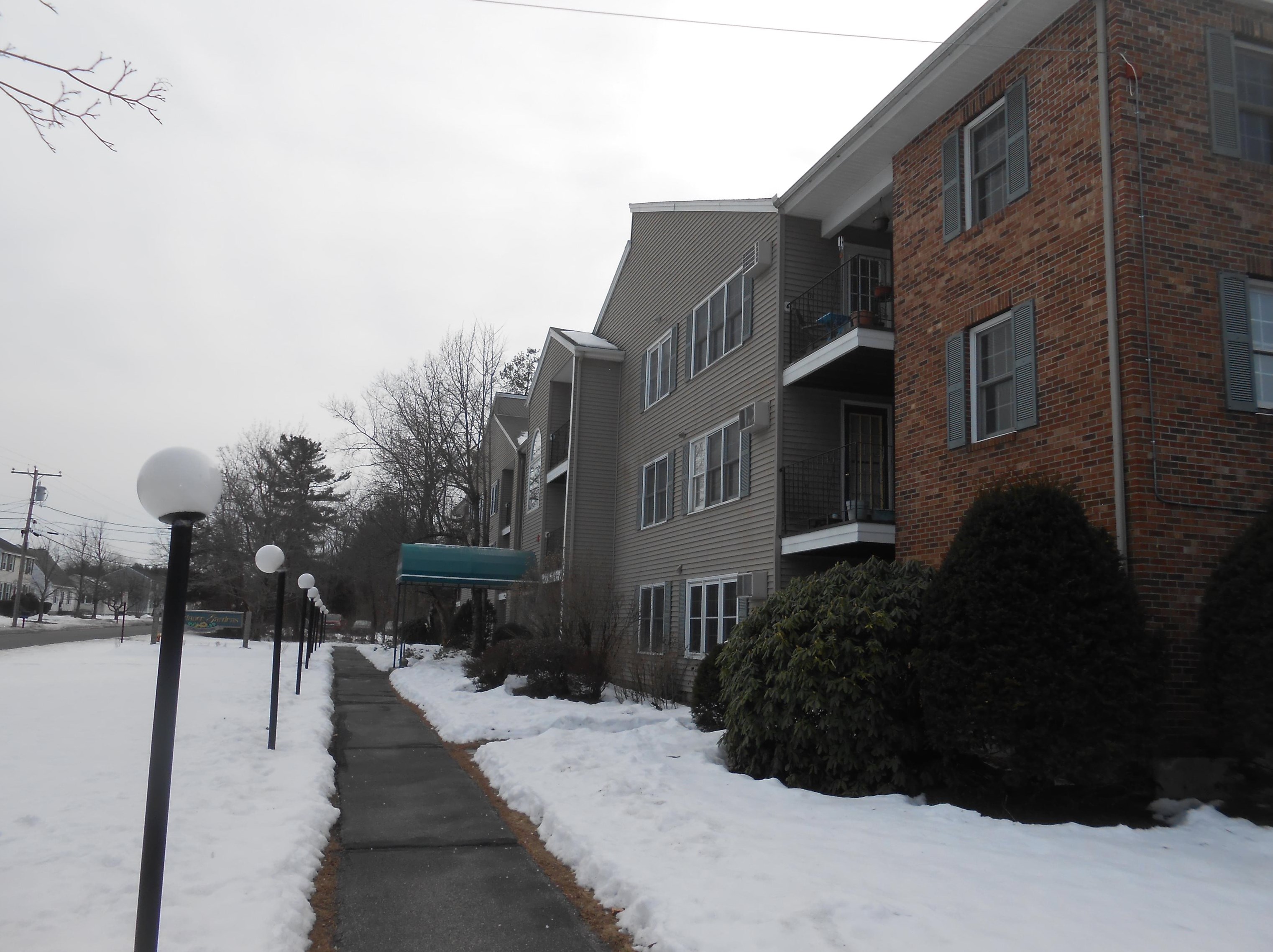 1991 Bodwell Rd #6, Manchester, NH 03109
