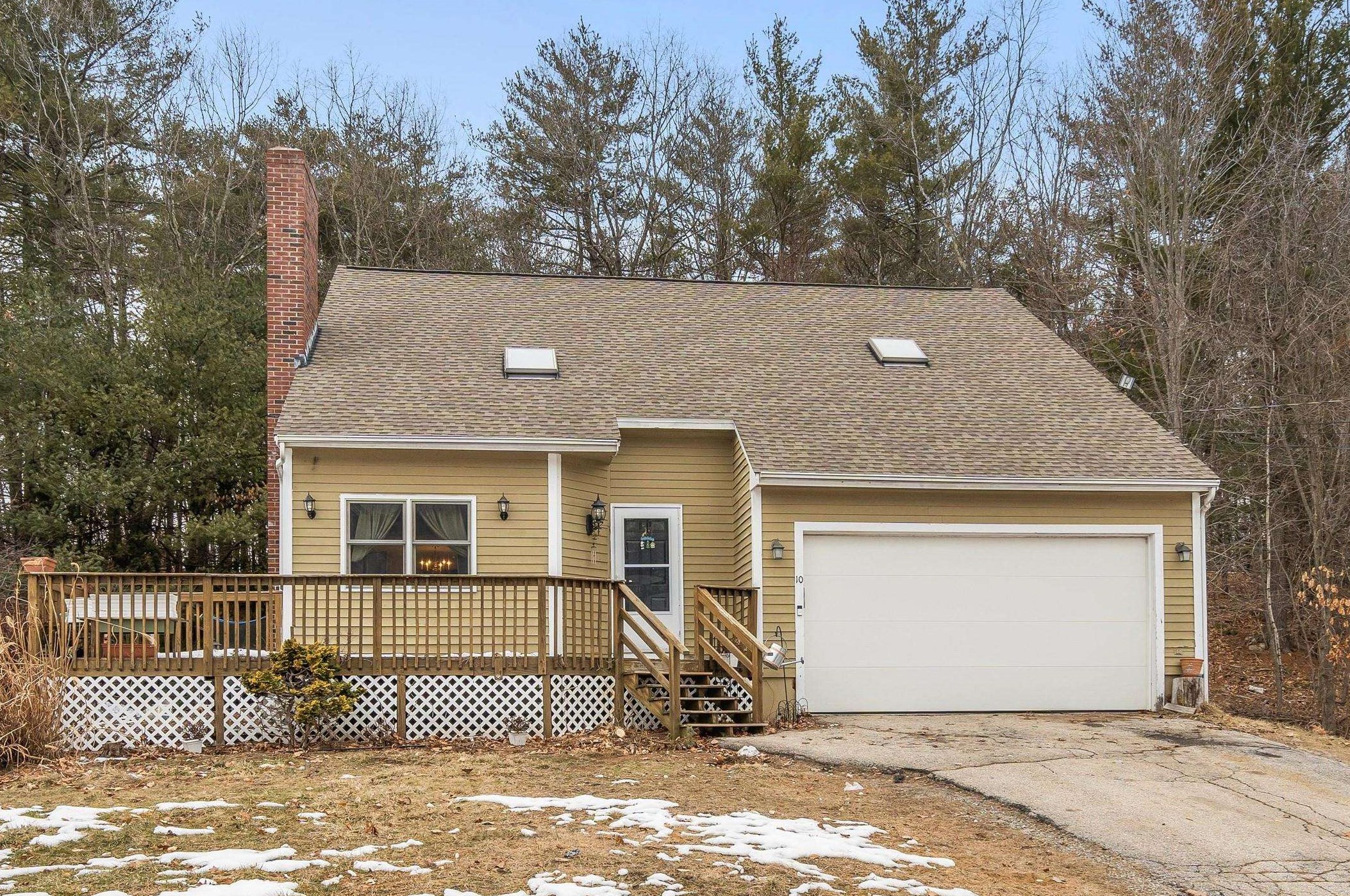 10 Lorri Rd, Derry, NH 03038