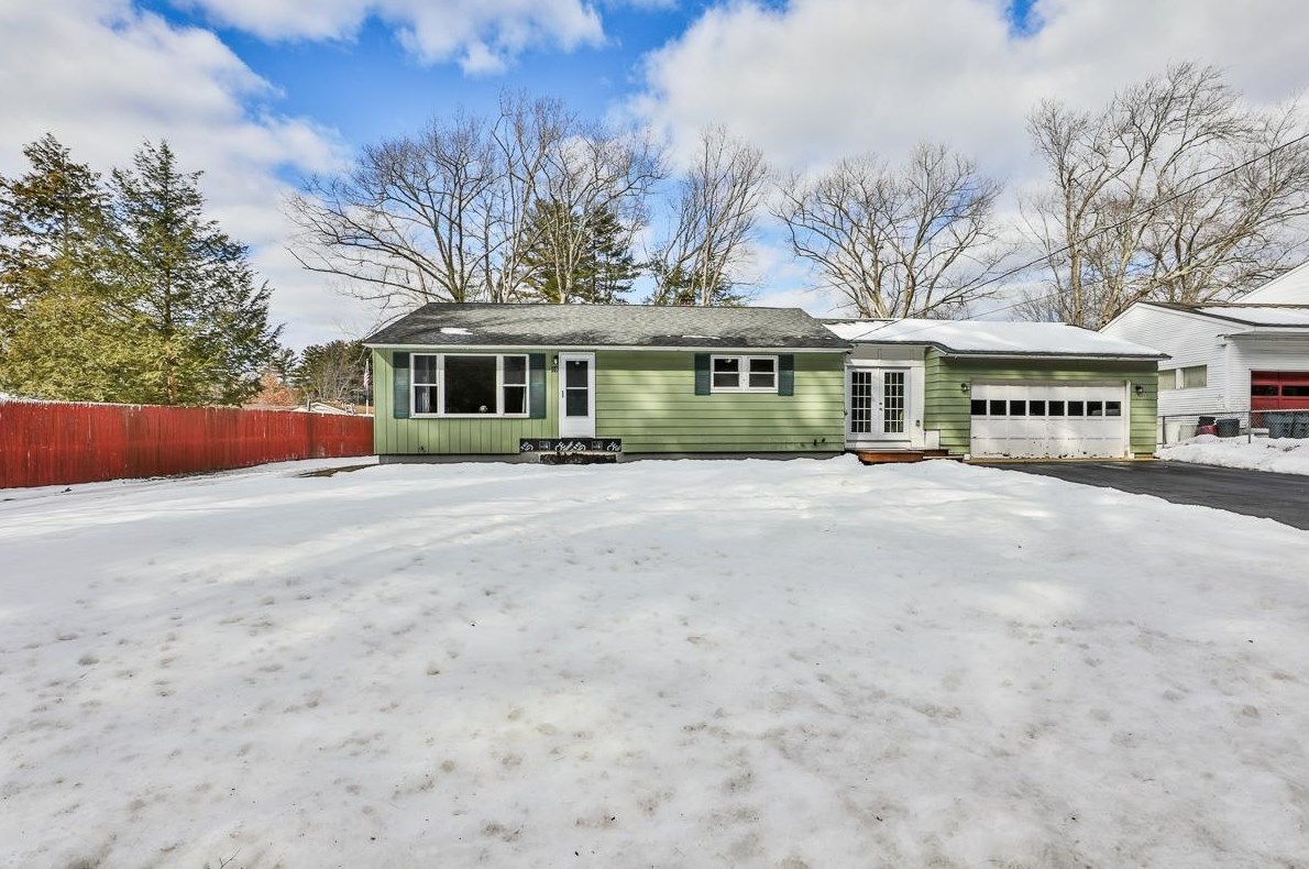 10 Mcgaw Bridge Rd, Merrimack, NH 03054-3717