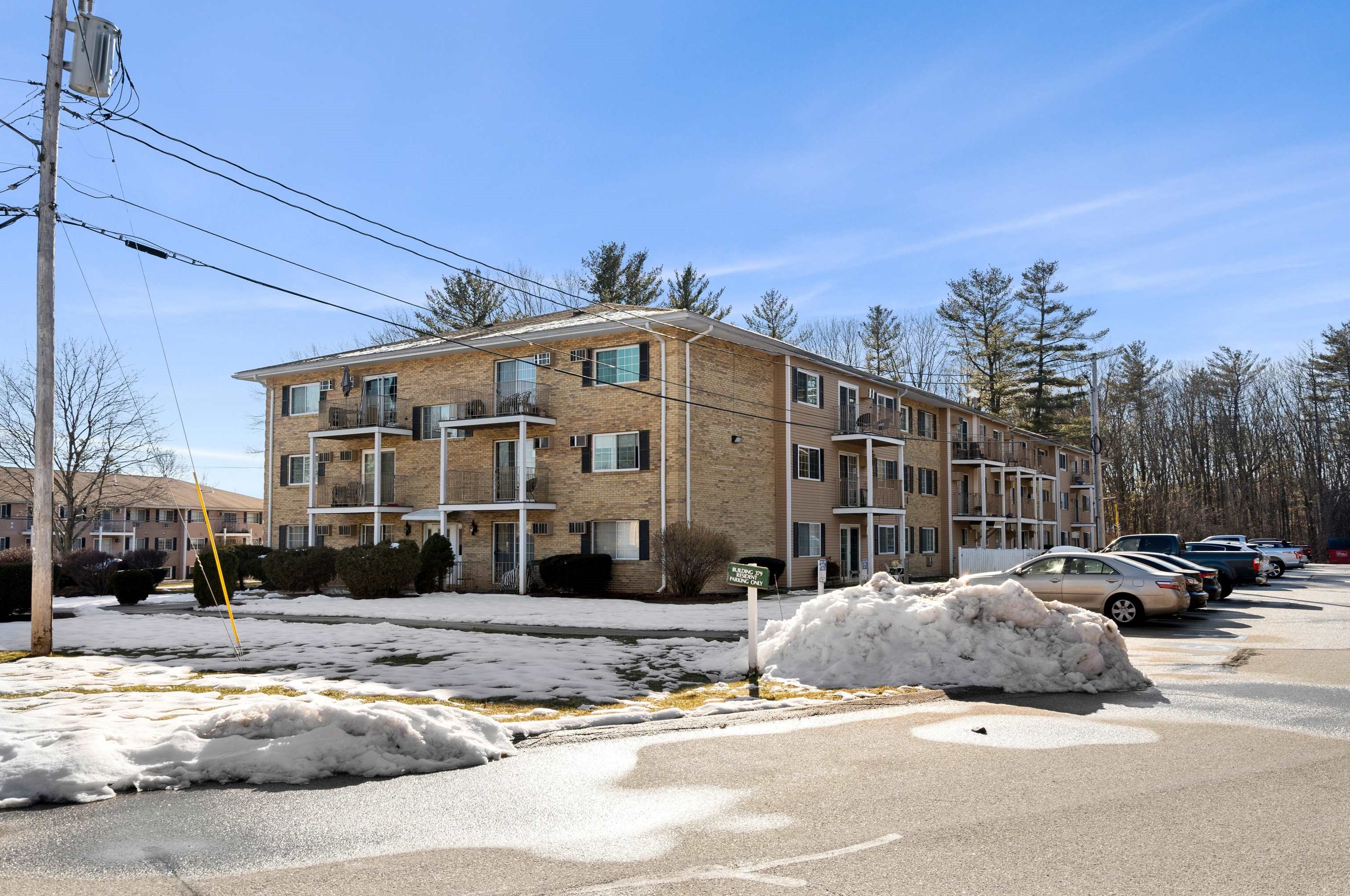 379 Huse Rd, Manchester NH  03103-3161 exterior