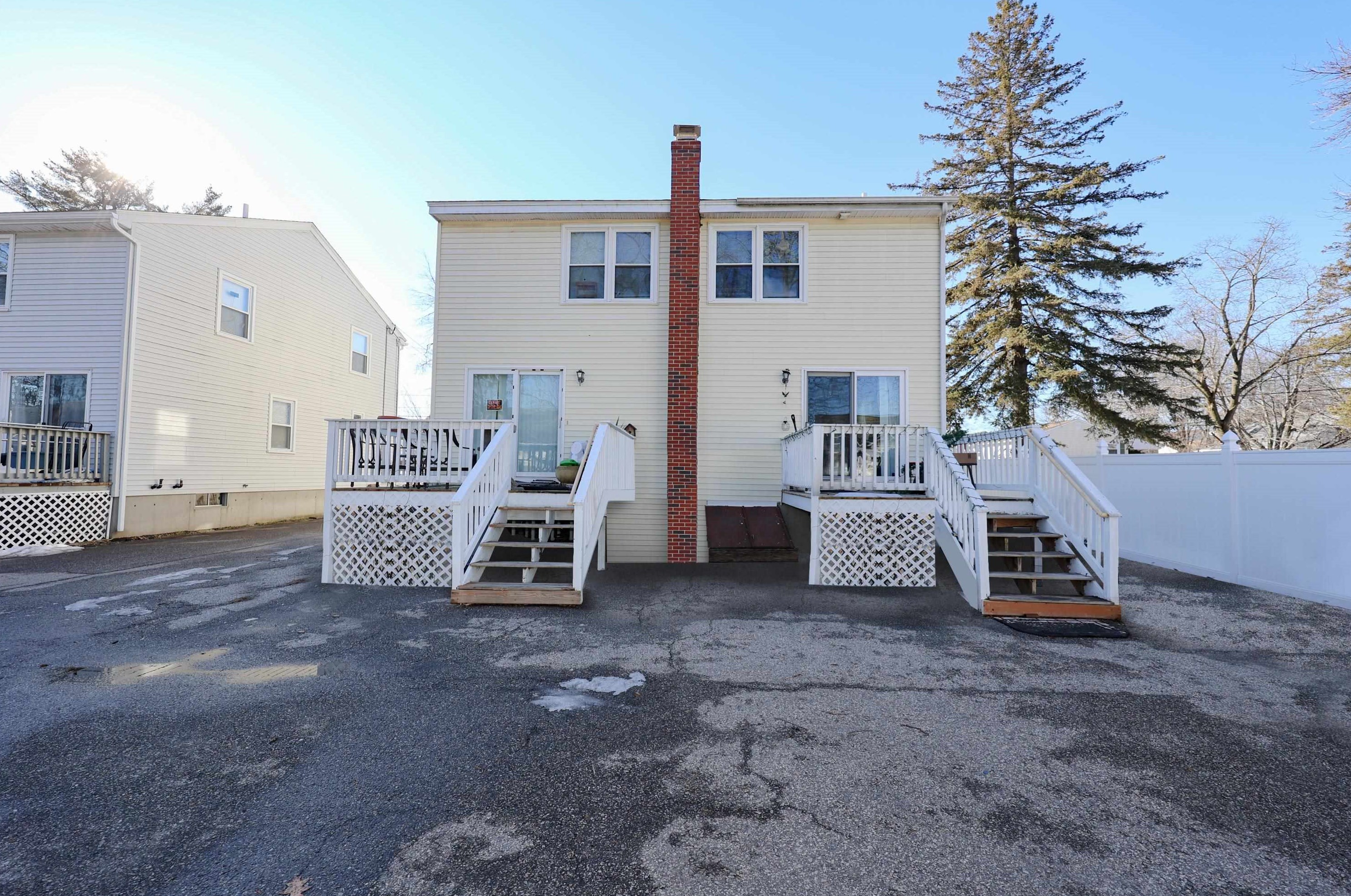 101 Glendale Ave, Manchester, NH 03103-2922