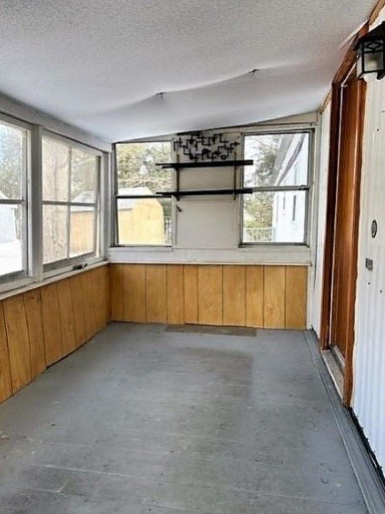 6 Americana Dr, Concord, NH 03303