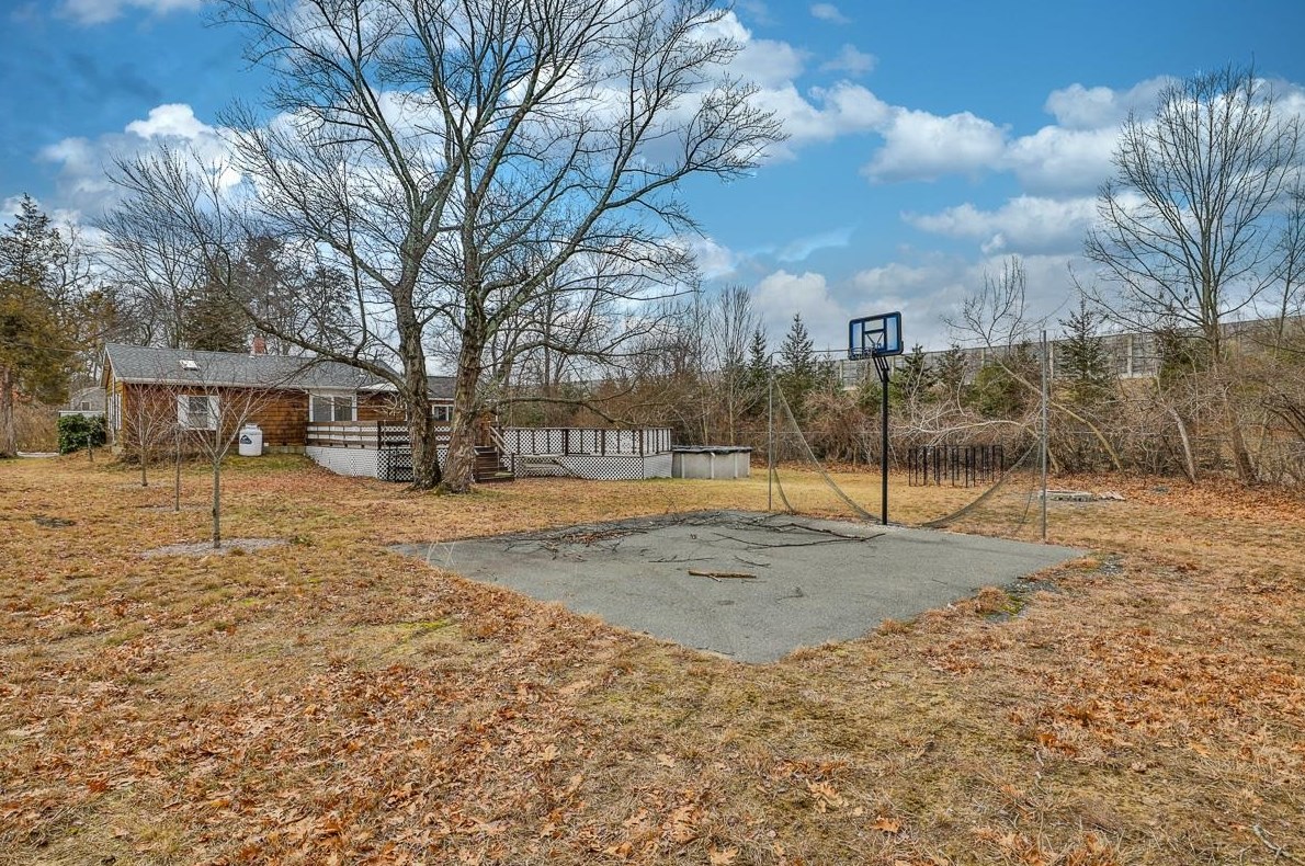 8 Macgregor Ave, Salem, NH 03079