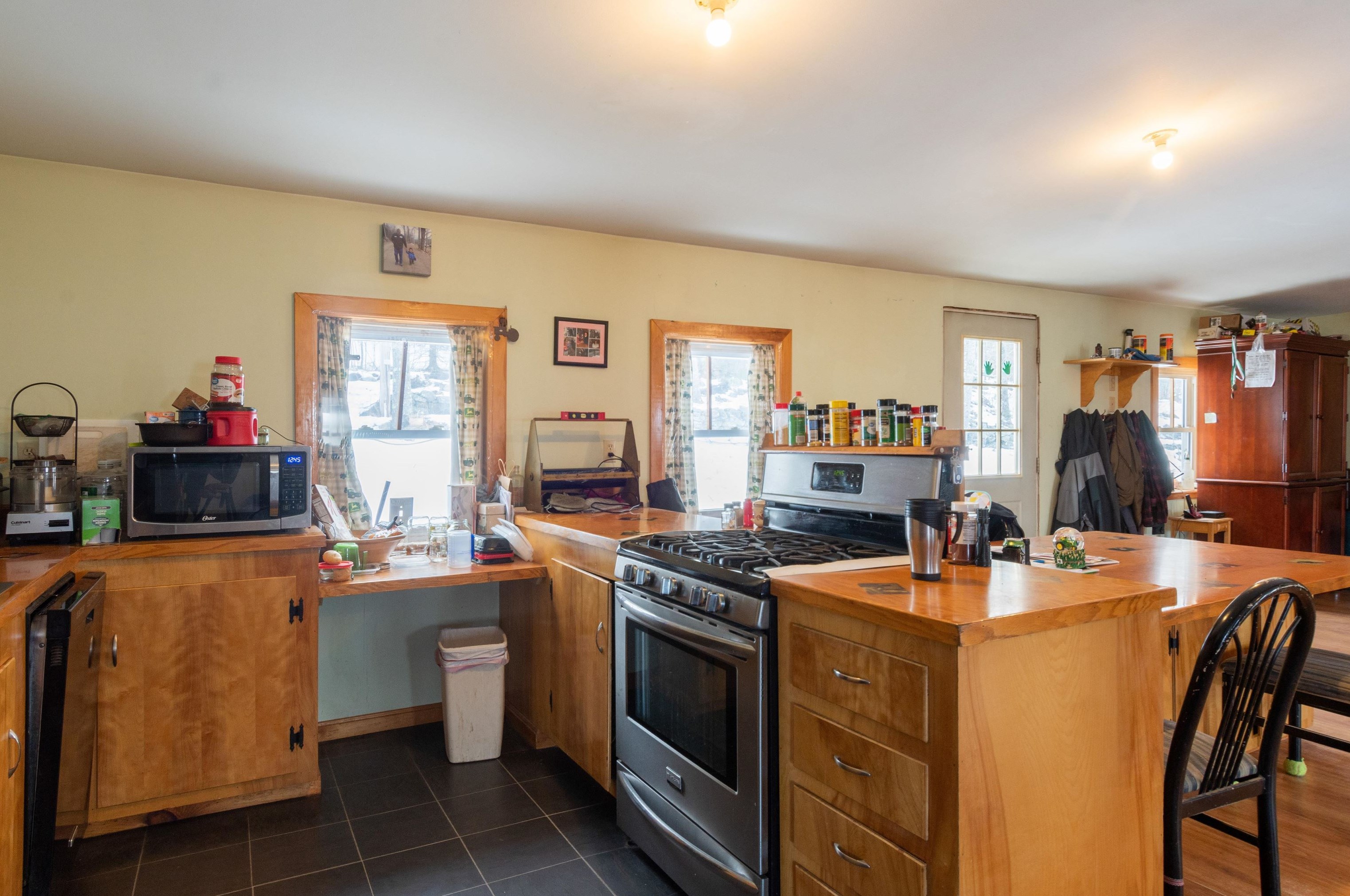 1111 Lime Kiln Rd, Benton, NH 03780