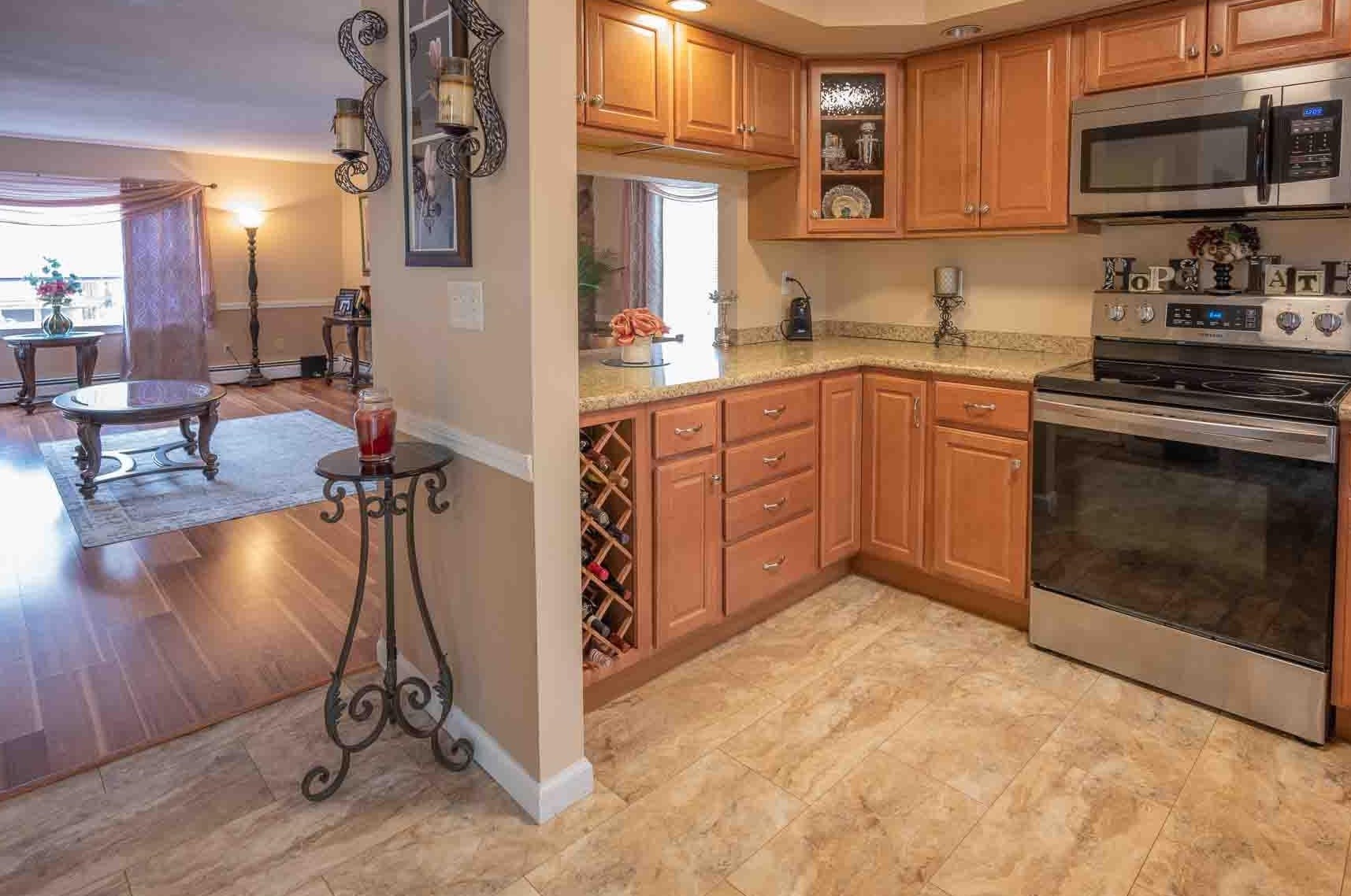 17 Walnut Cir, Merrimack NH  03054-2657 exterior