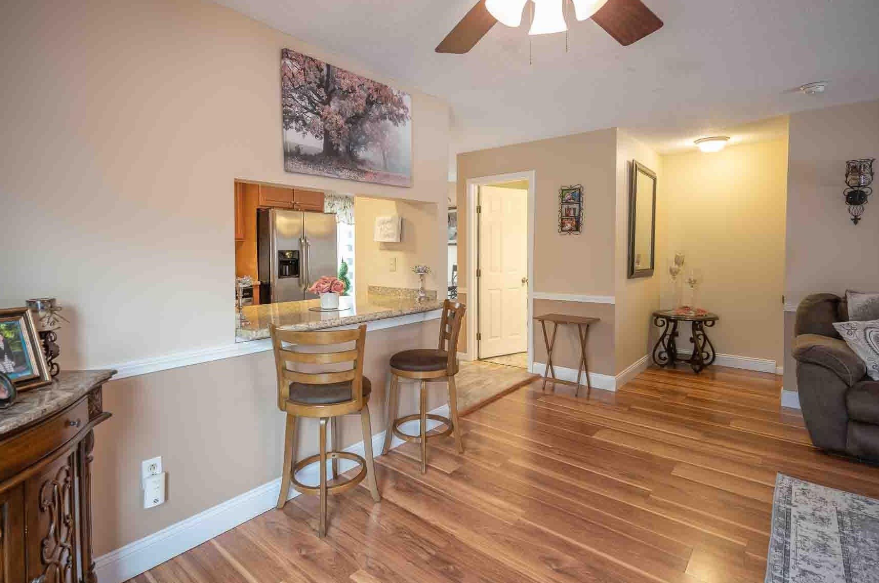 17 Walnut Cir, Merrimack NH  03054-2657 exterior