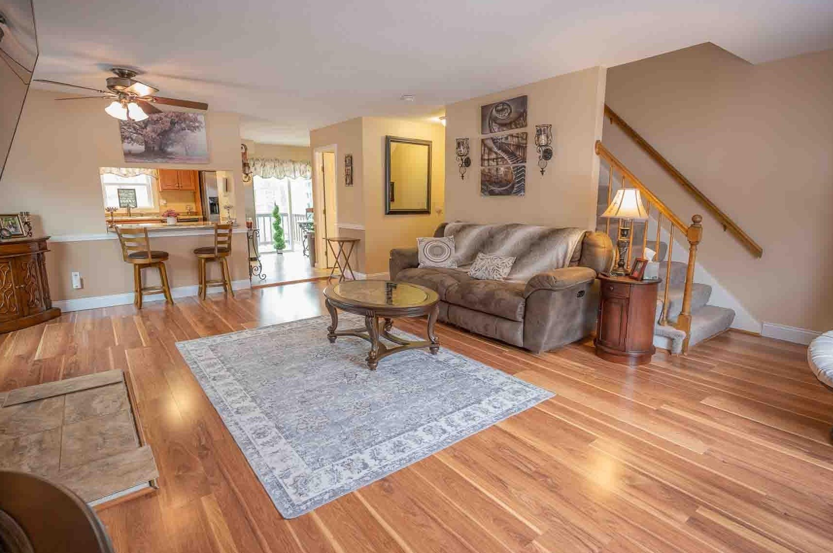 17 Walnut Cir, Merrimack NH  03054-2657 exterior
