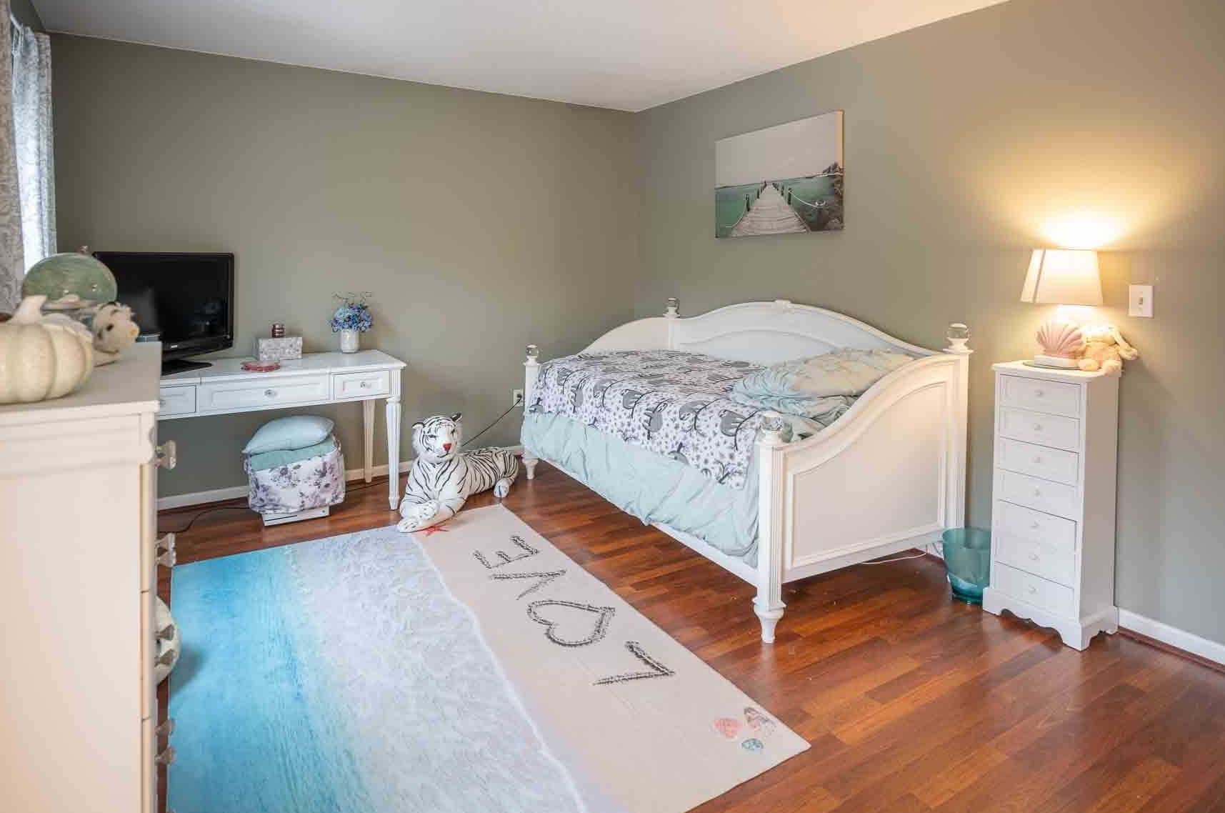 17 Walnut Cir, Merrimack NH  03054-2657 exterior