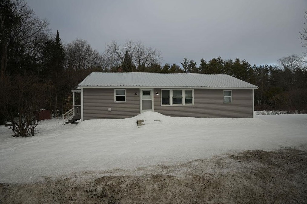 207 River Rd, New Boston, NH 03070 exterior