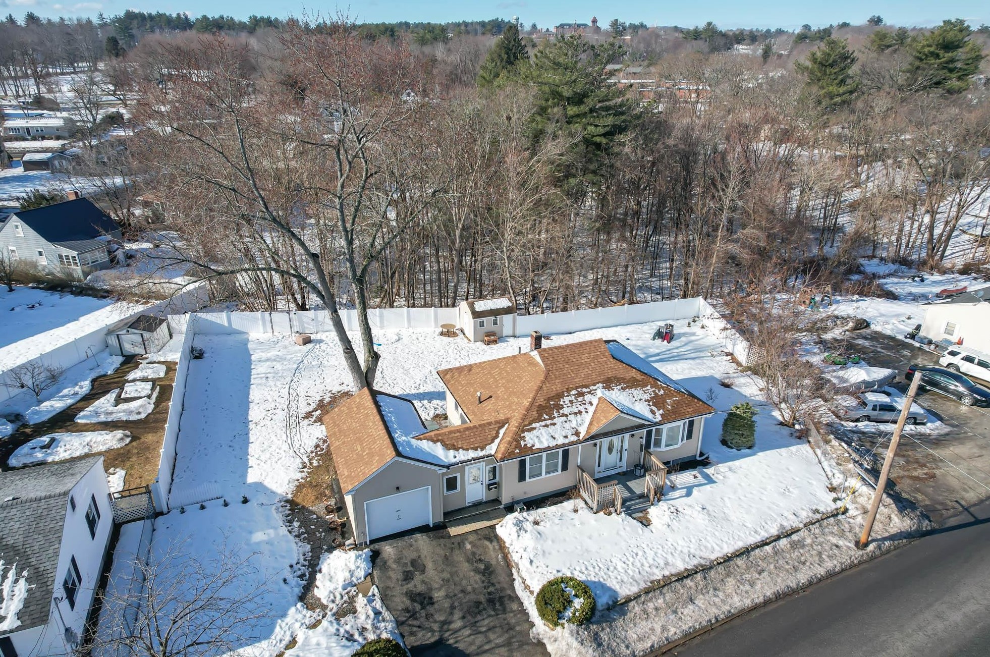 428 Mast Rd, Manchester NH  03102-3325 exterior