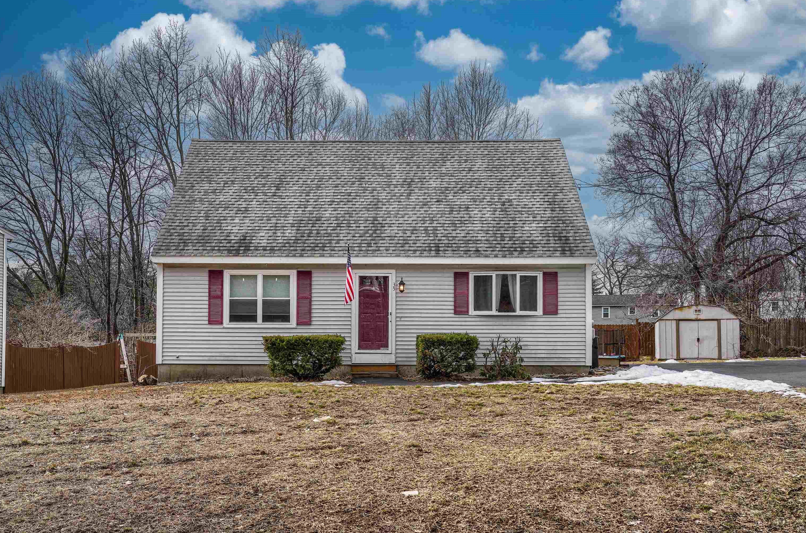 35 Kennedy Ave, Manchester, NH 03103-6131