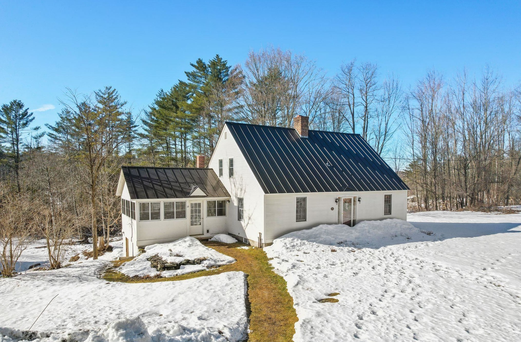 10 Great Brook Rd, Lebanon, NH 03766-2327