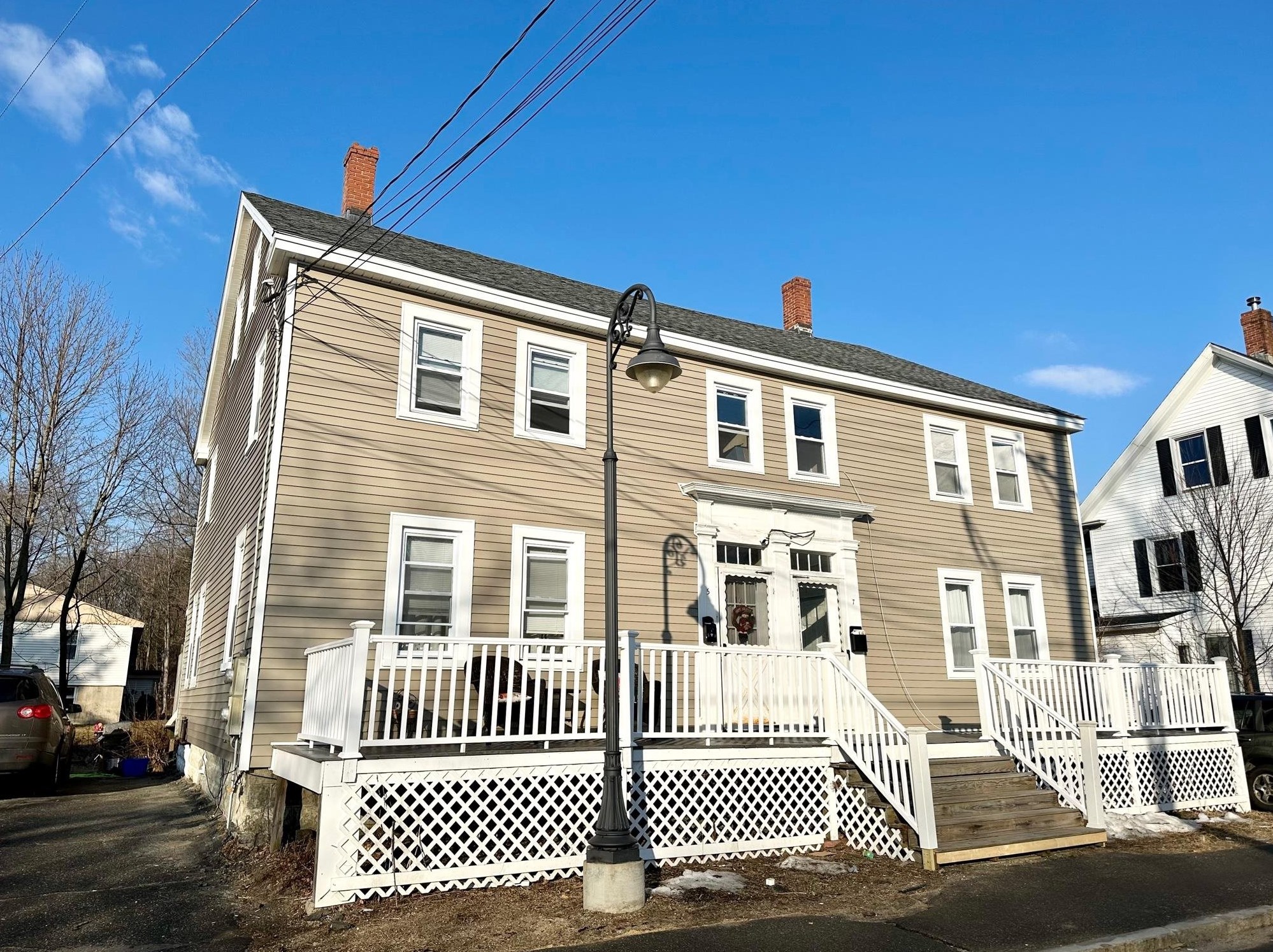 5 Nichols Ave, Newmarket, NH 03857-1208
