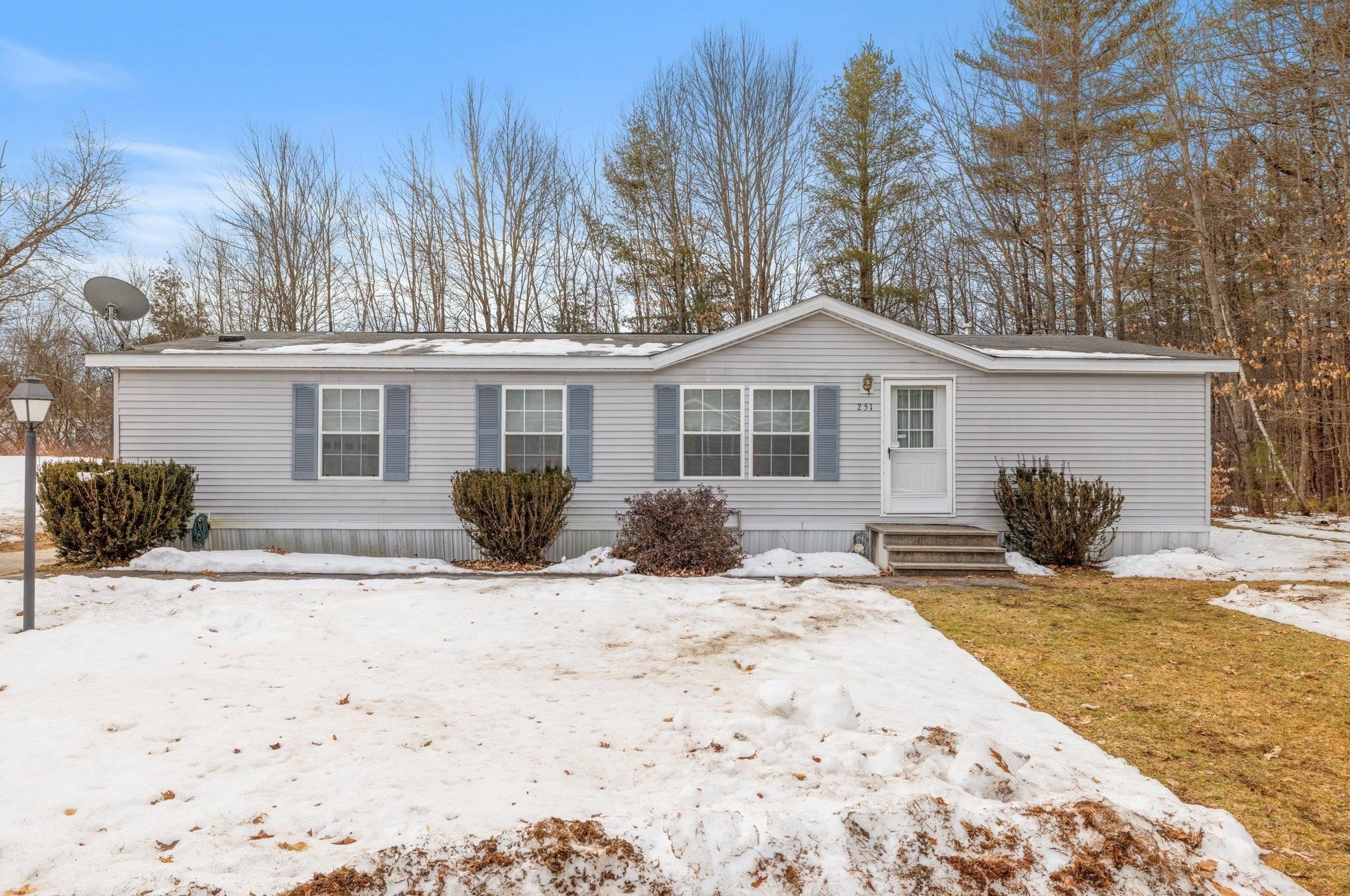 251 Fire Pond Rd, Hopkinton, NH 03229