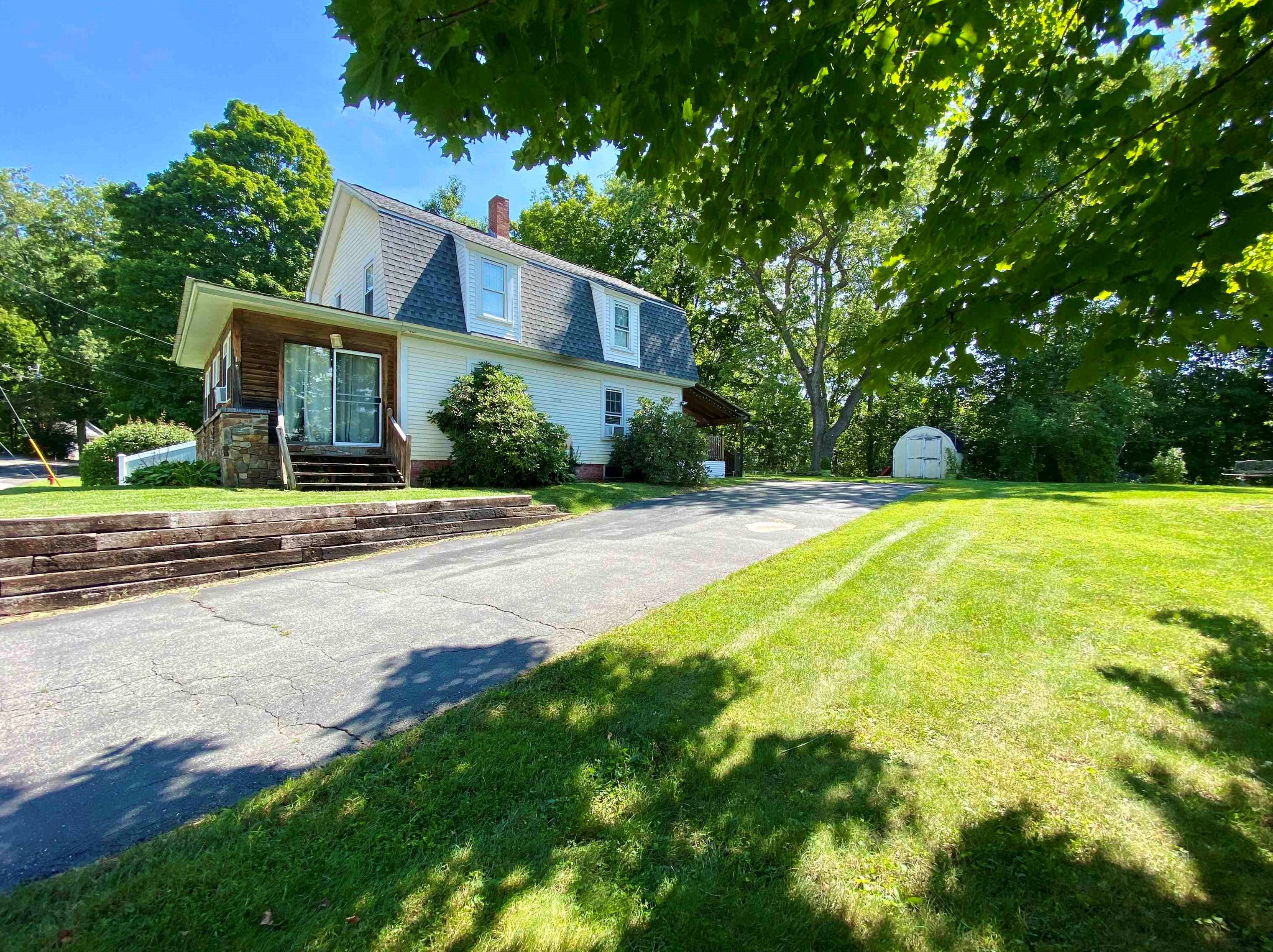 17 Dartmouth St, Unity, NH 03743