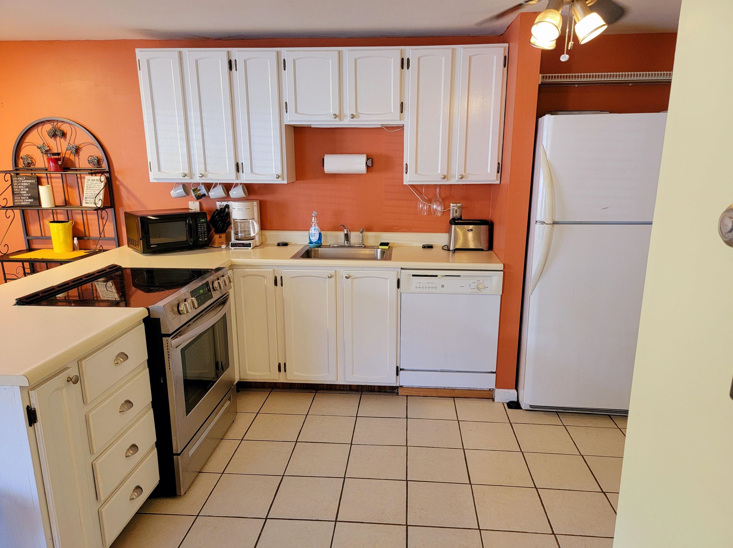 20 Charles St #d, Dover, NH 03820