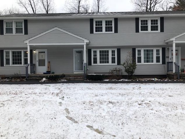12 Holly Ln, Londonderry, NH 03053