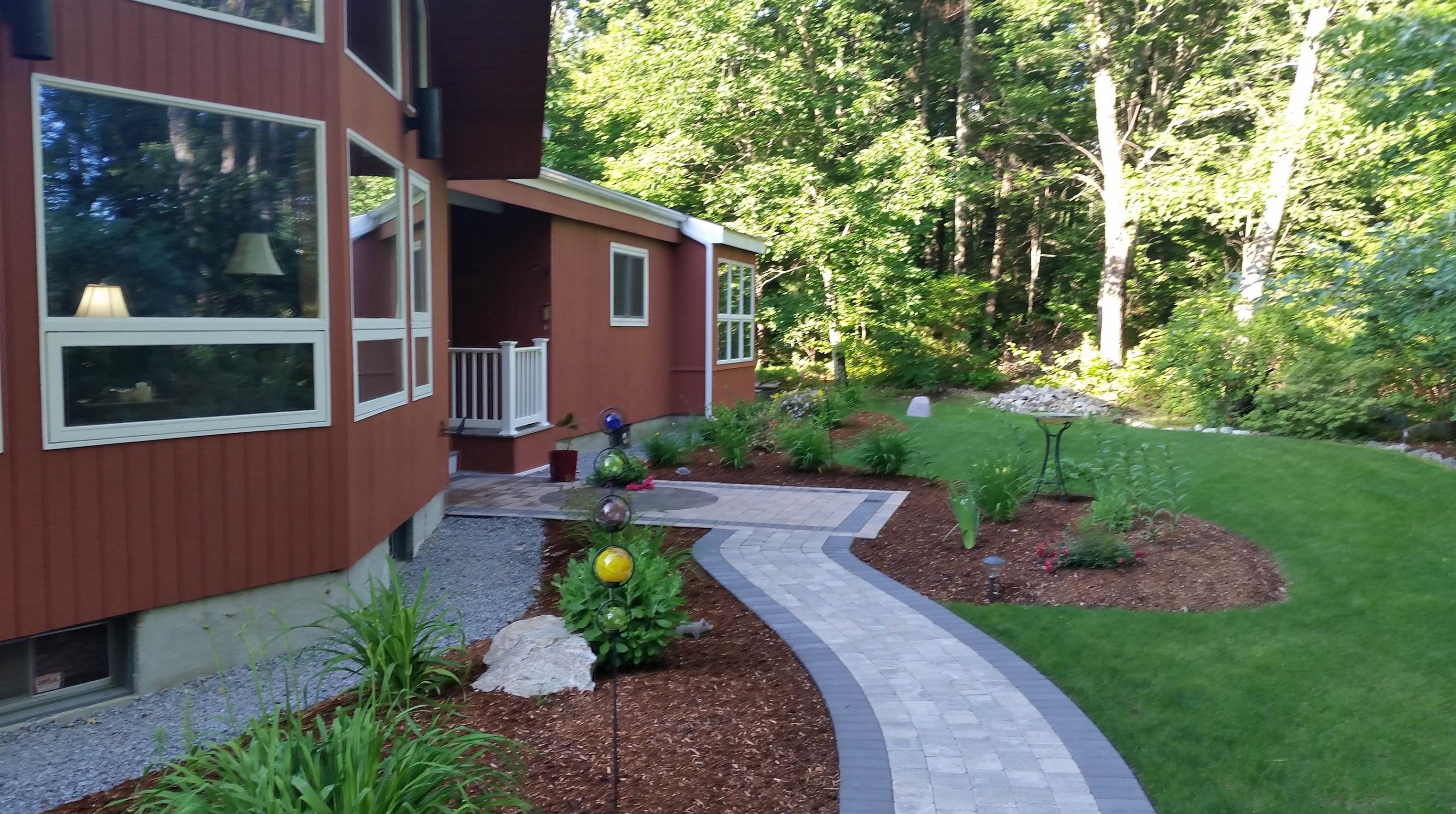 60 Grey Rock Rd, Manchester, NH 03110-4626