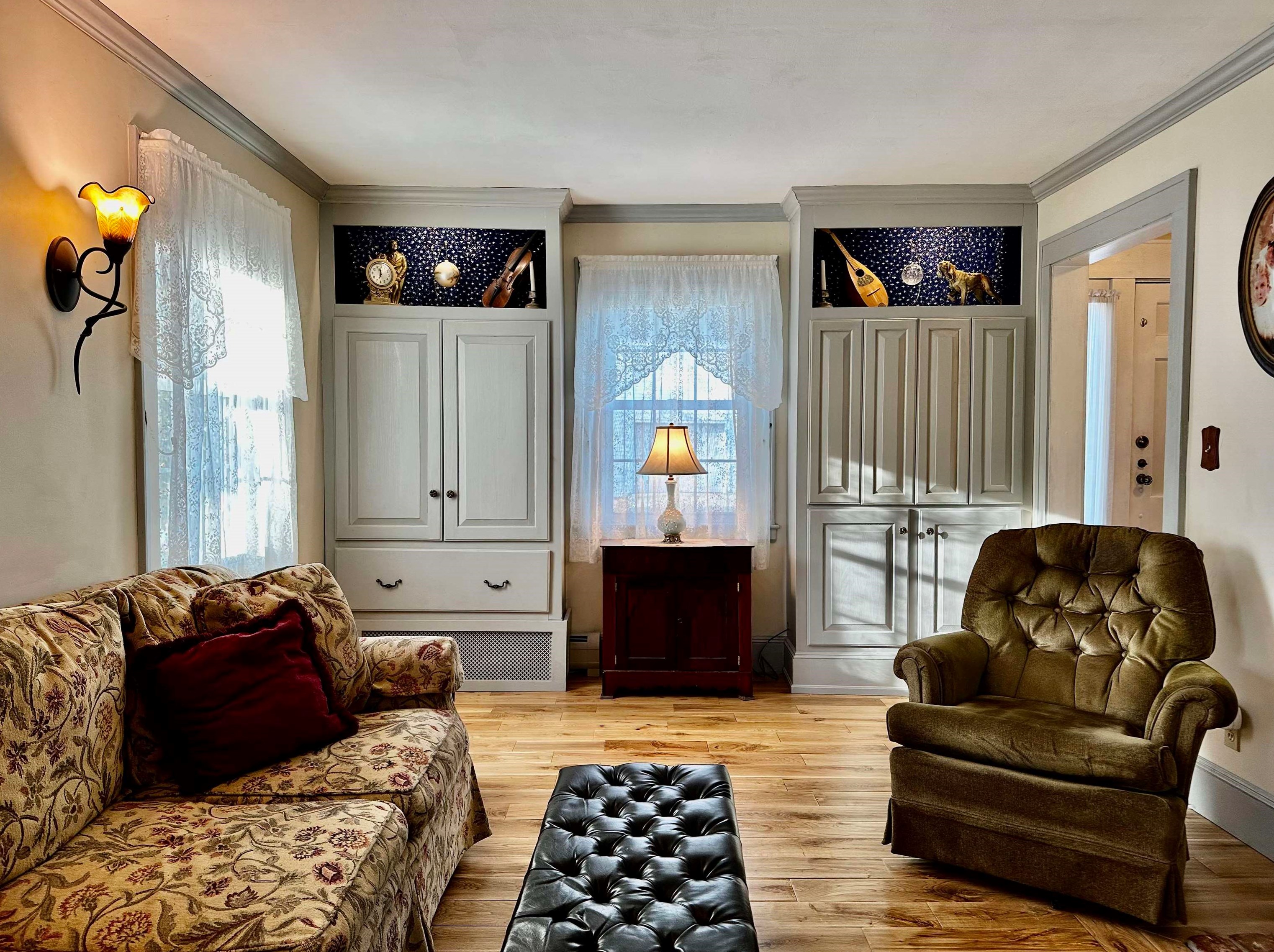 59 Prospect St, Henniker, NH 03242