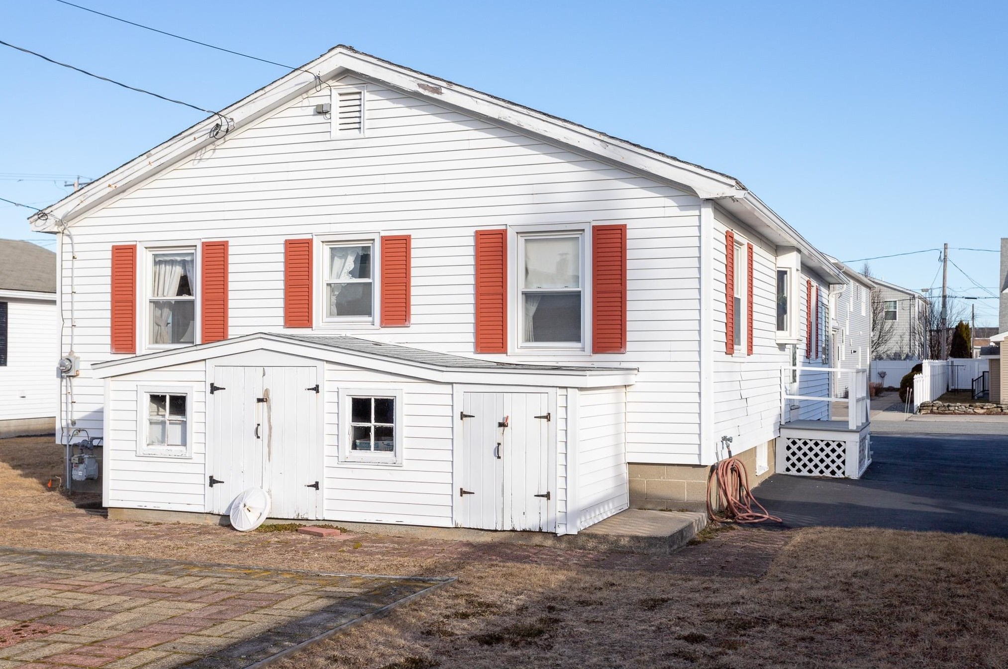 6 Nashua St, Seabrook, NH 03874