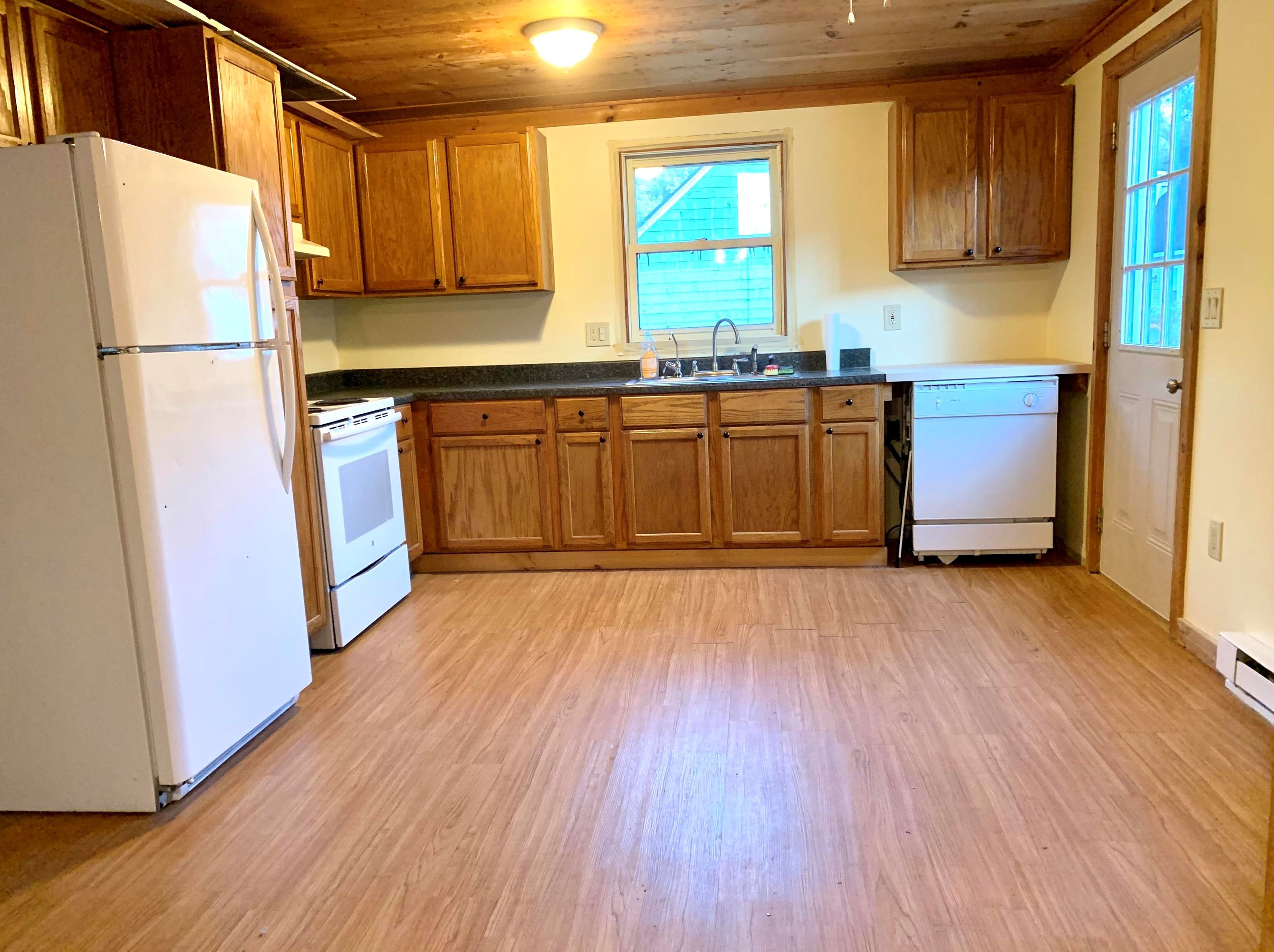 28 Country Side Cir, Belmont, NH 03220