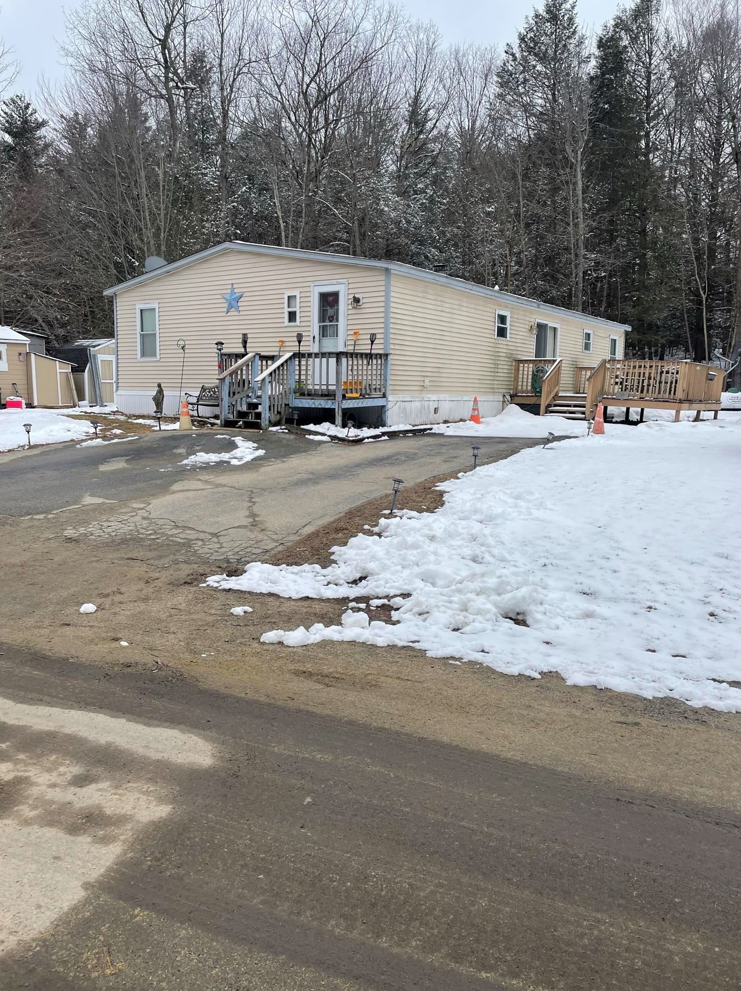 77 Vaillancourt Dr, New Ipswich, NH 03071