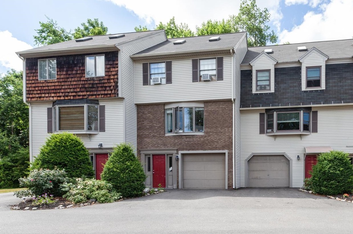 117 Wheelock St, Manchester NH  03102-4889 exterior