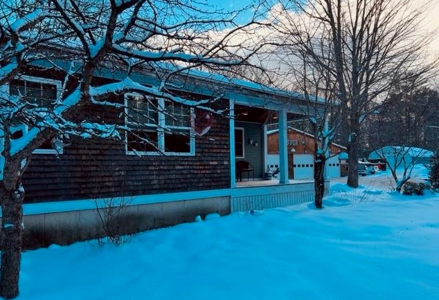 77 Hatch Corner Rd, Meredith, NH 03253-5108