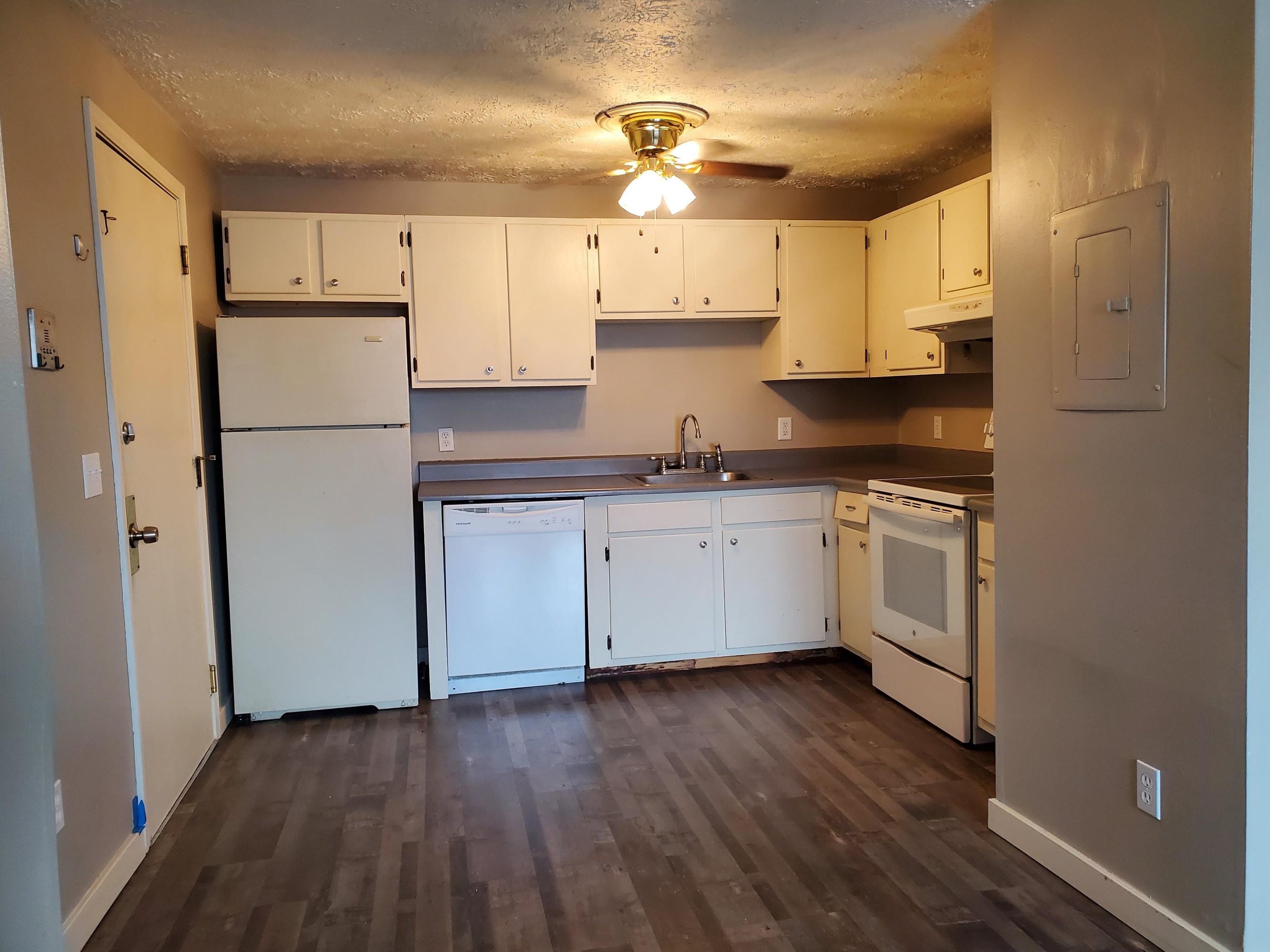 75 Log St #3a, Manchester, NH 03102