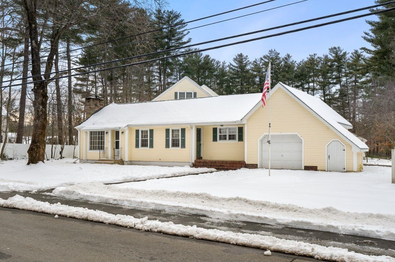 11 Mcelwain St, Merrimack NH  03054-3664 exterior