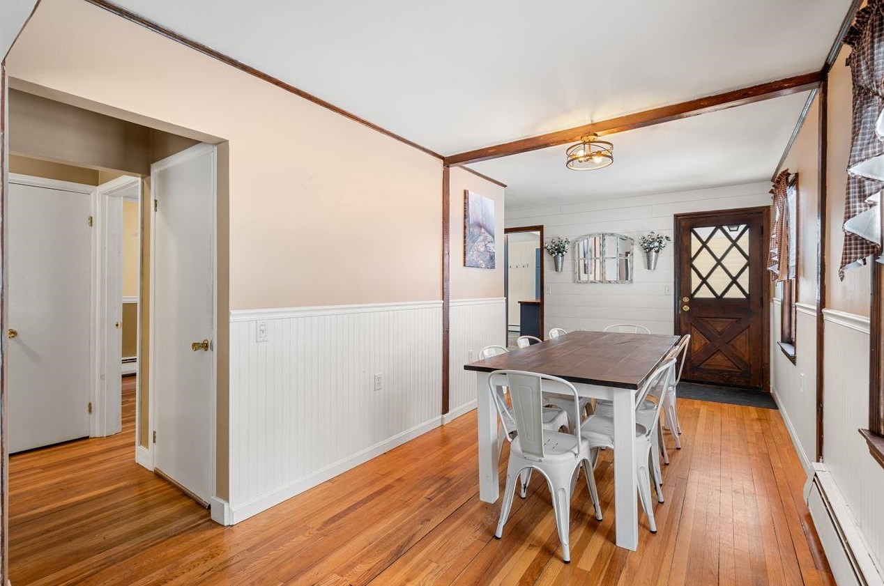11 Mcelwain St, Merrimack NH  03054-3664 exterior