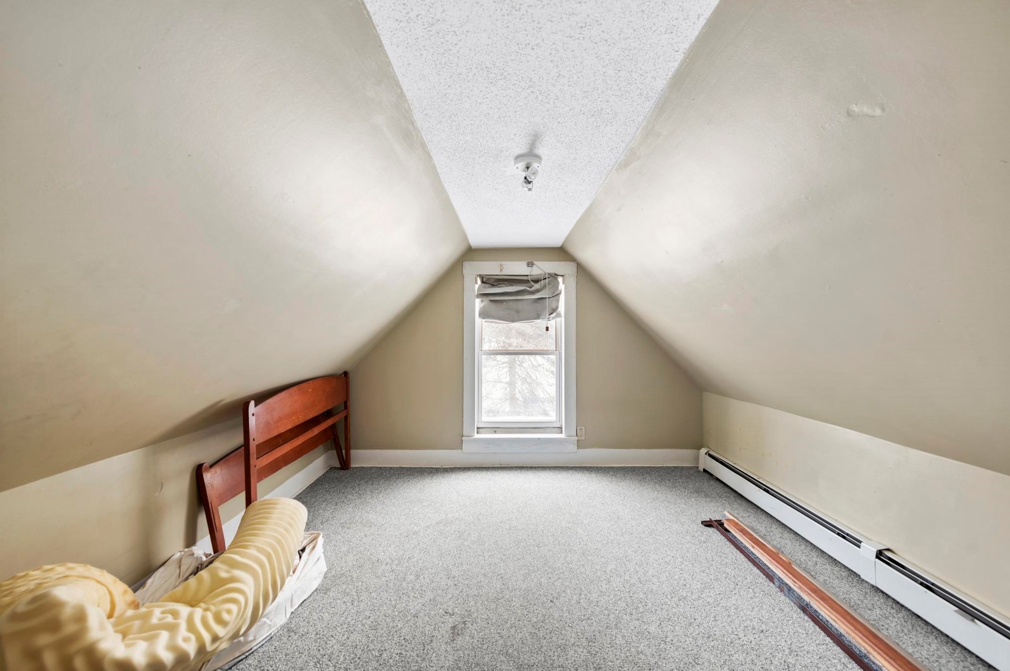 39 Pleasant St, Bridgewater NH  03264-1117 exterior