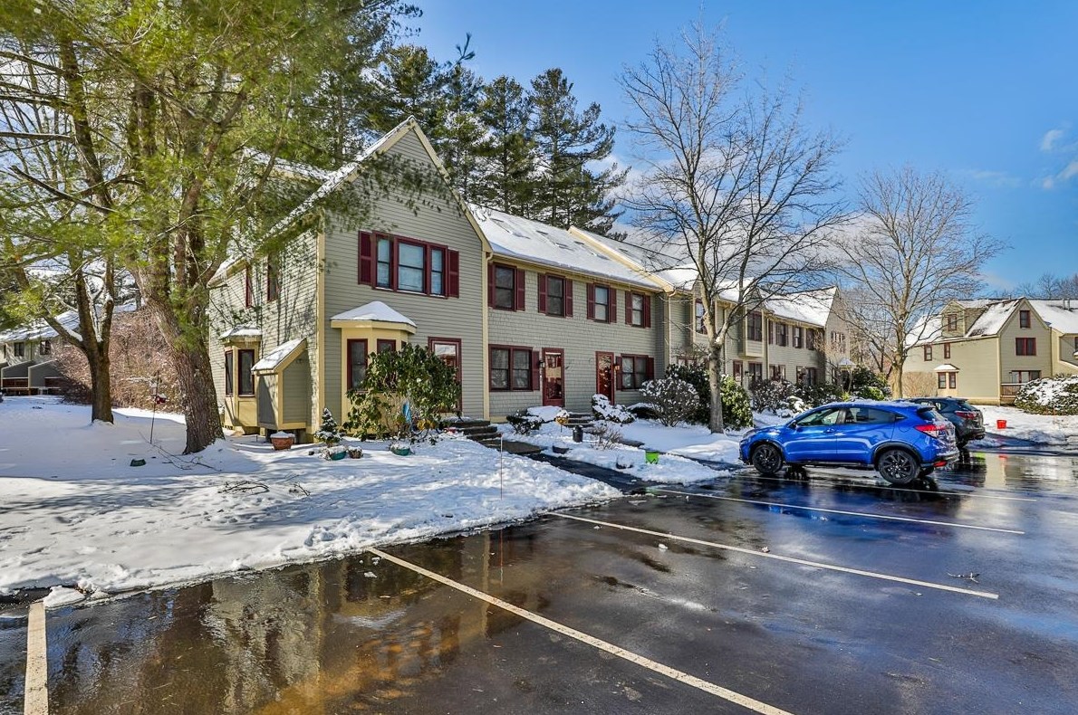 202 Bartemus Trail, Nashua, NH 03063