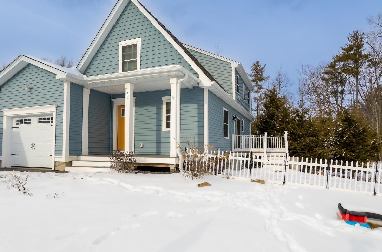 58 Constitution Way, Rochester NH  03867-5261 exterior