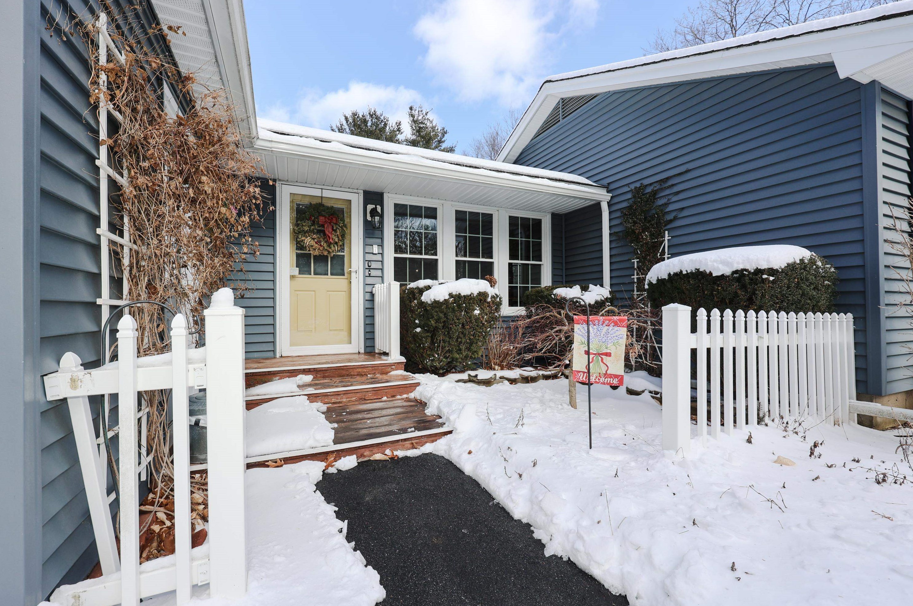 7 Birch Haven Dr, Fremont, NH 03044