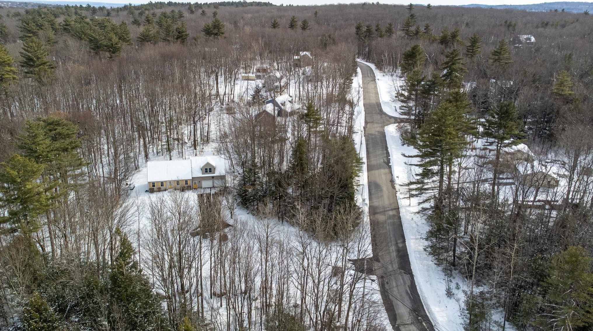45 Cinnamon Dr, Goffstown, NH 03045