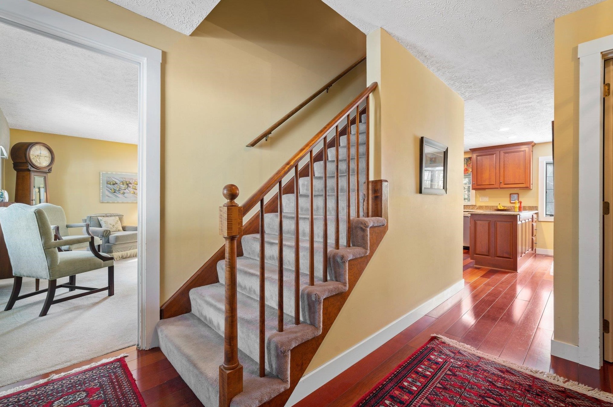 14 Woburn Abbey Dr, Manchester, NH 03110-6234