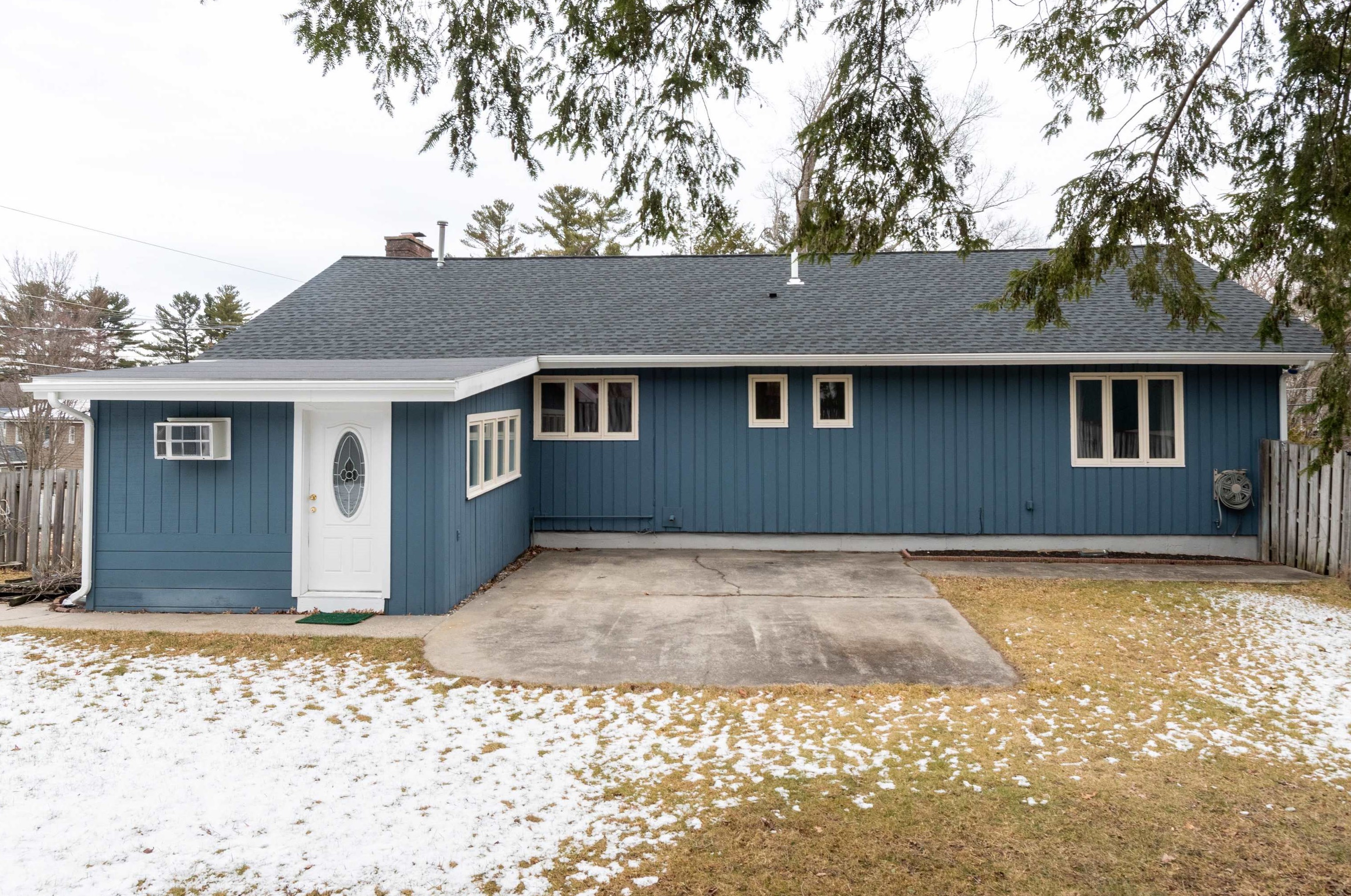 52 Northwood Dr, Nashua, NH 03063