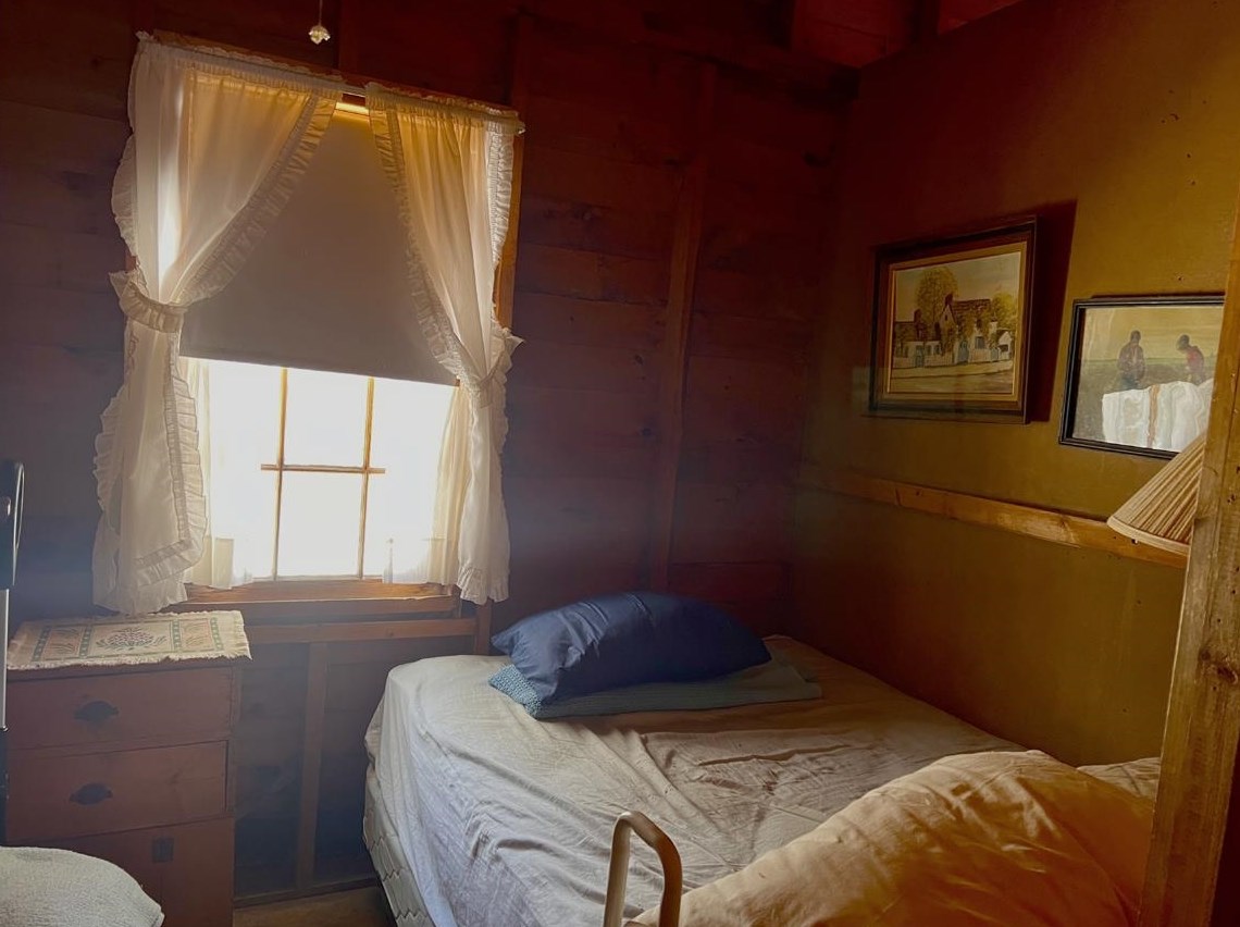 32 Cottage Rd, Bridgewater NH  03222-3704 exterior