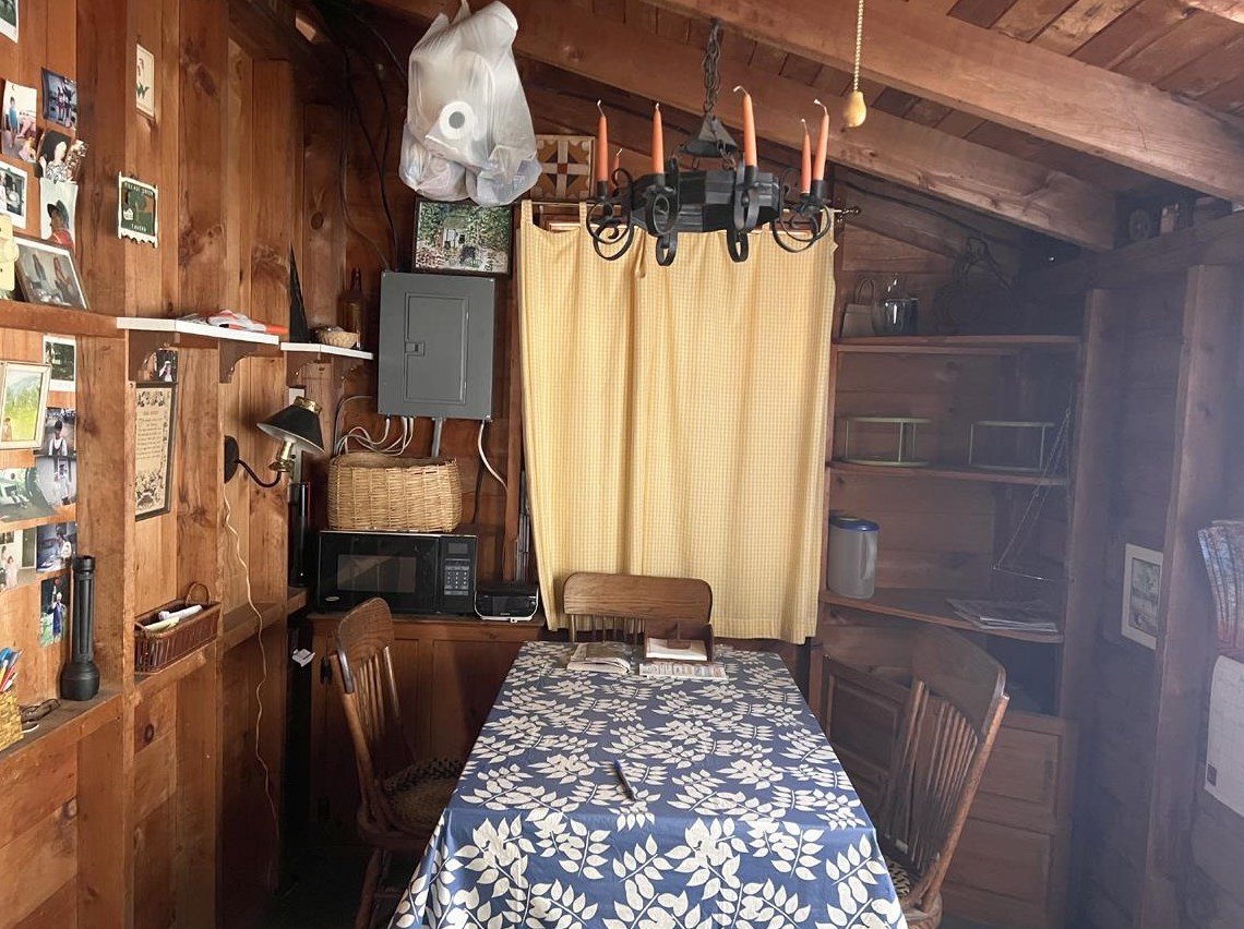 32 Cottage Rd, Bridgewater NH  03222-3704 exterior