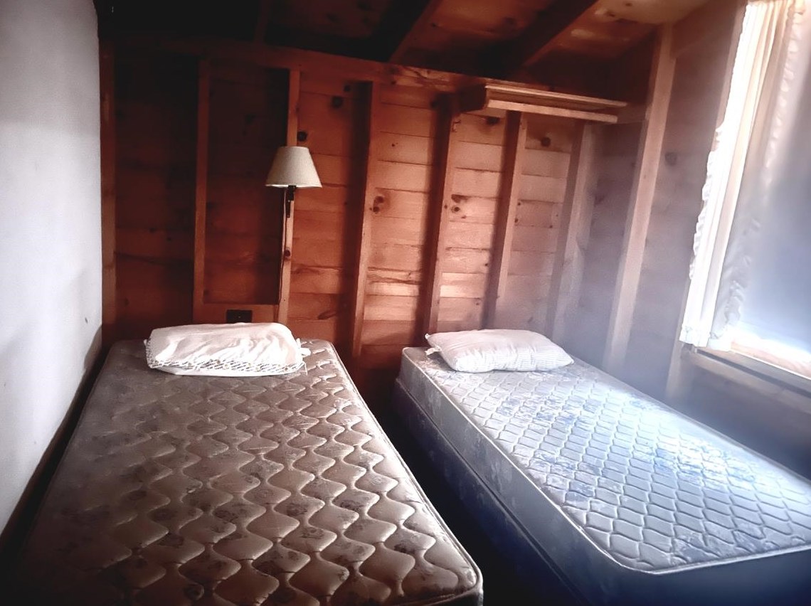 32 Cottage Rd, Bridgewater NH  03222-3704 exterior