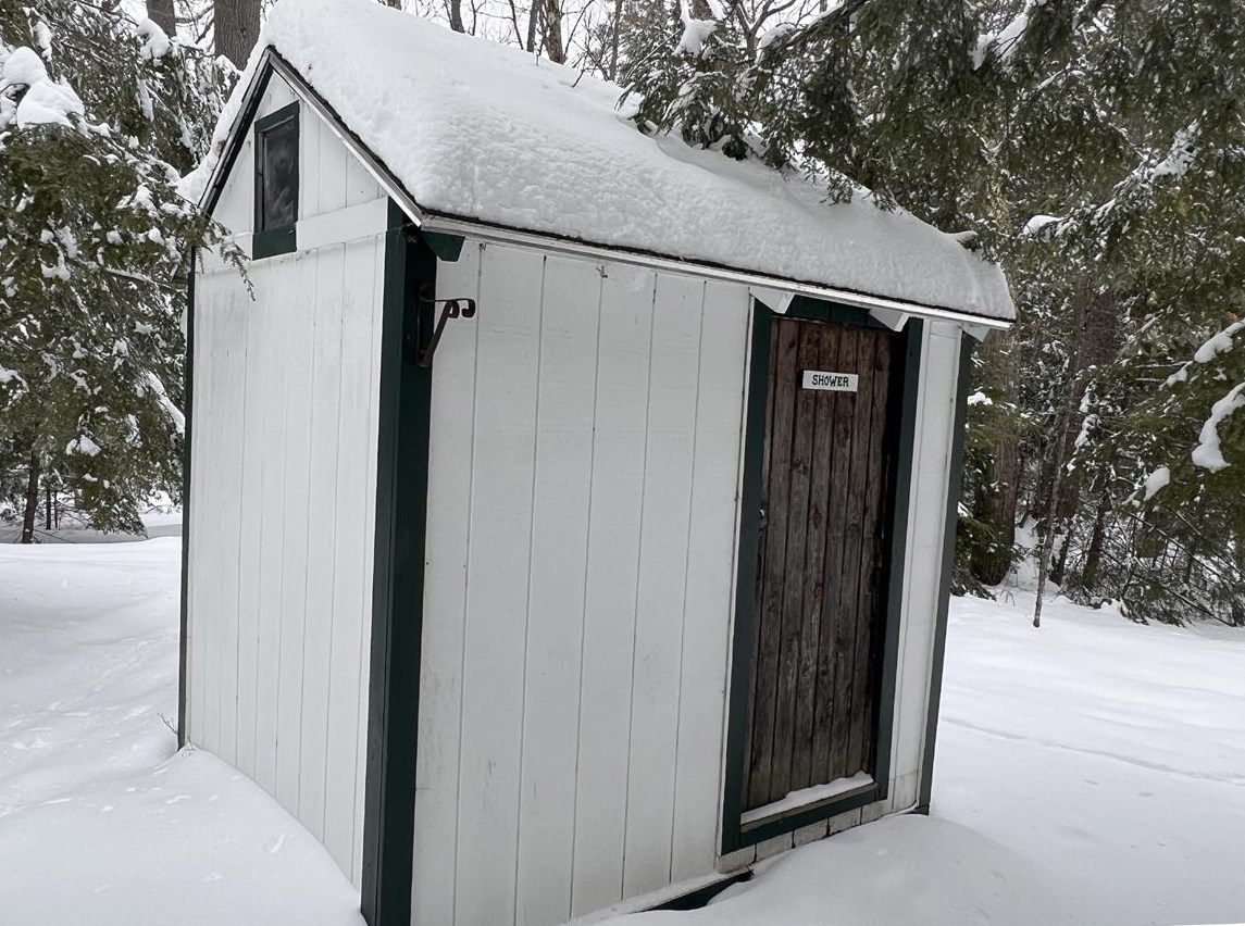 32 Cottage Rd, Bridgewater NH  03222-3704 exterior